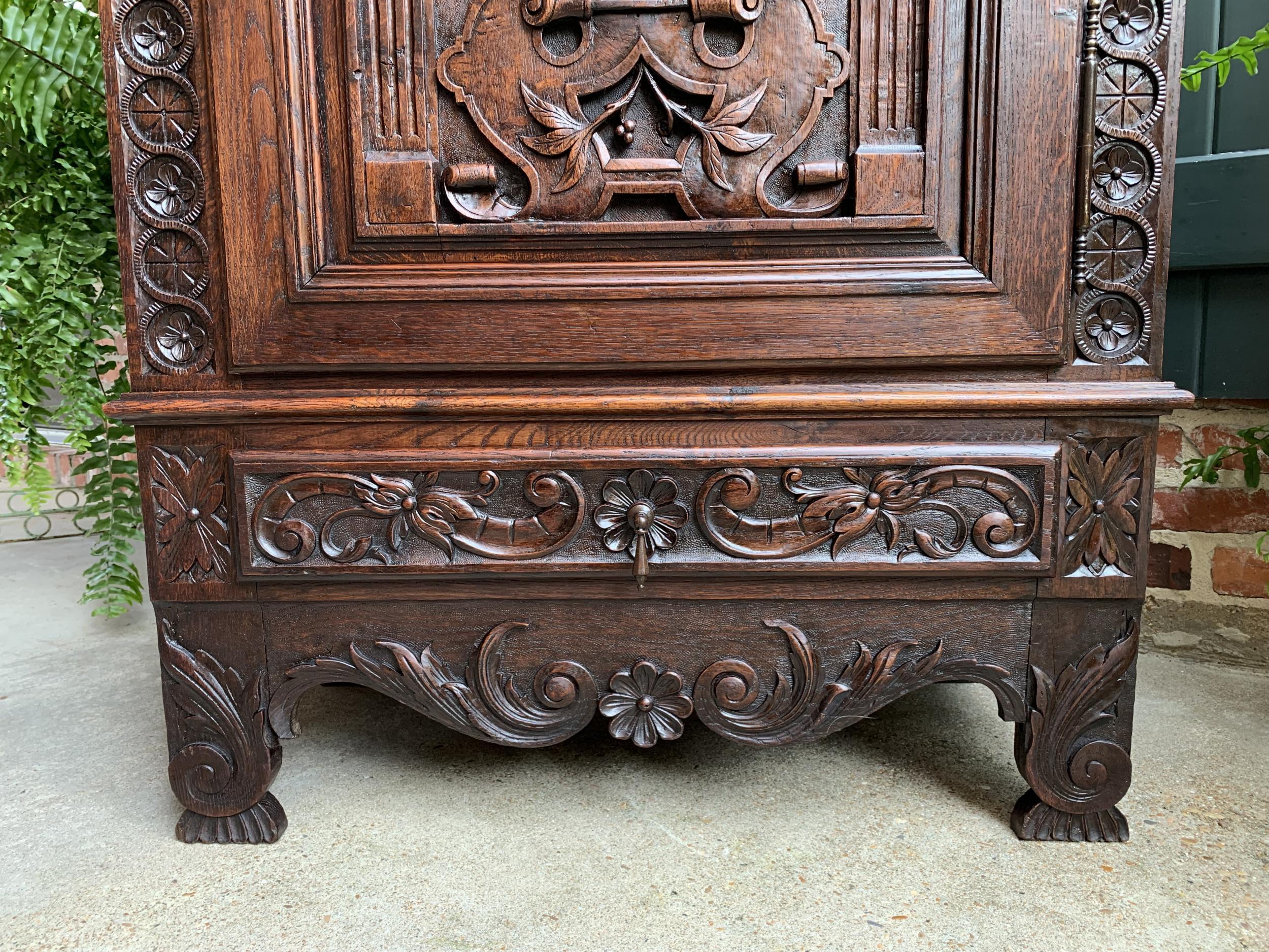 19th century French Carved Oak Storage Cabinet Renaissance Roman Centurion  For Sale 2