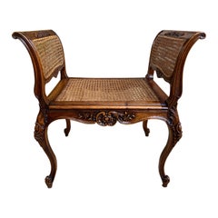 Ancienne chaise de coiffeuse française sculptée en chêne, siège canné Louis XV vers 1890