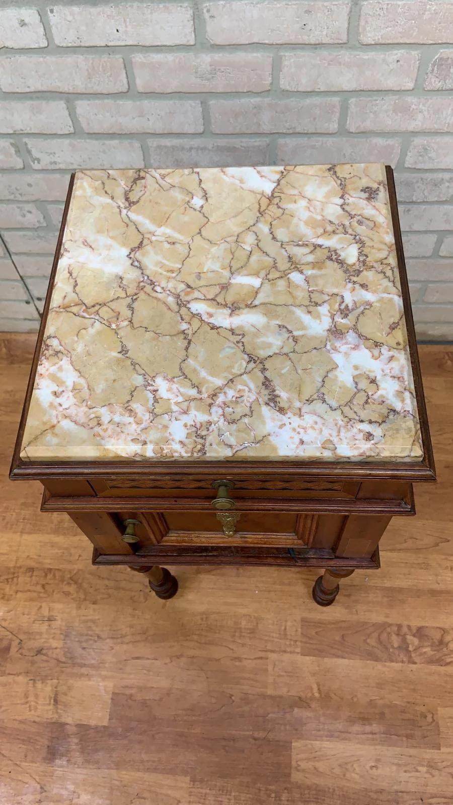 Antique French Carved Ornate Marble Top Smoking Stand/ Night Stand/ End Table In Good Condition For Sale In Chicago, IL