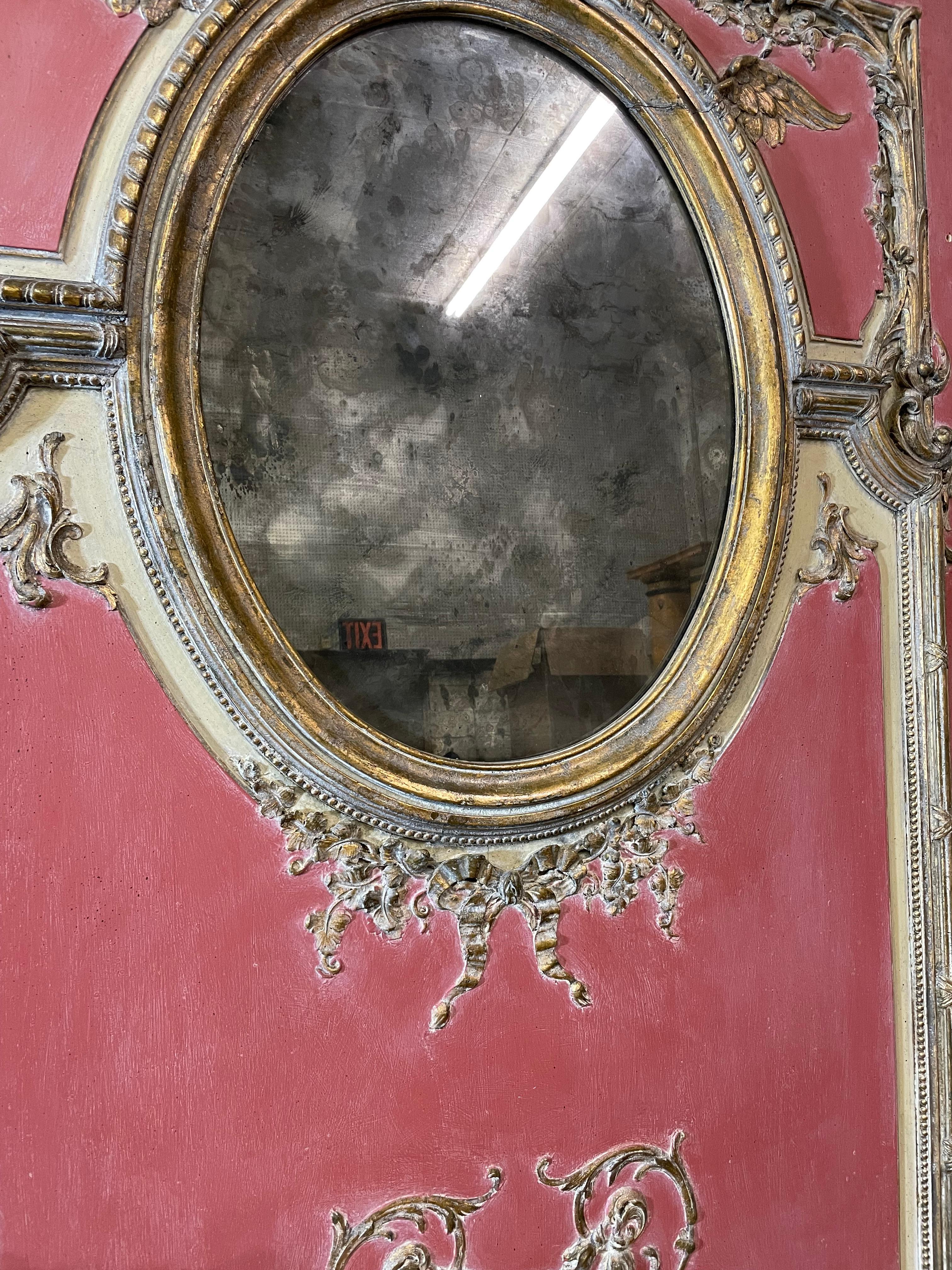 Français Antique miroir mural surdimensionné sculpté français en vente
