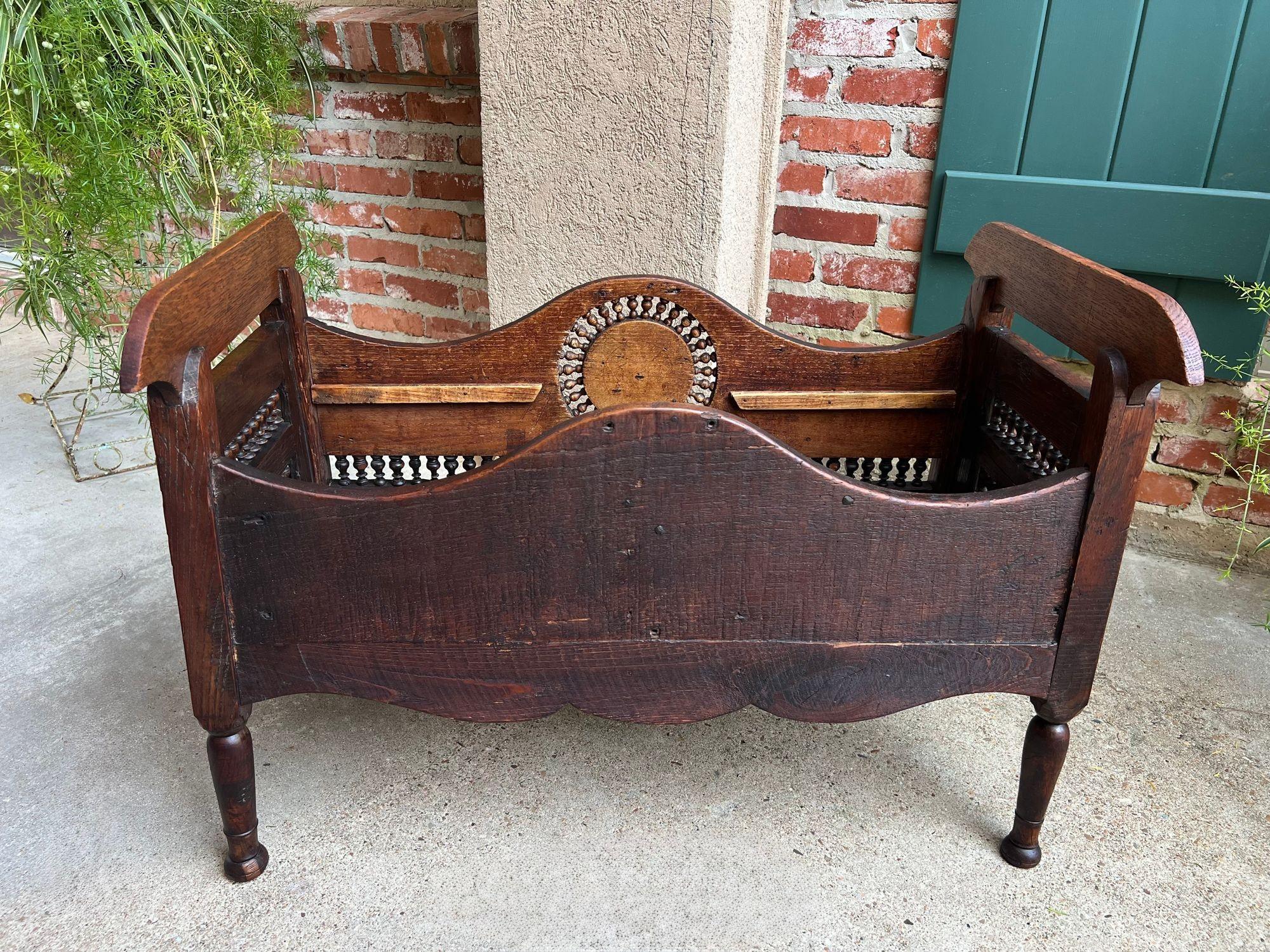 Antique French Carved Planter Breton Brittany Oak Doll Bed Fireside Box c1890 in vendita 2
