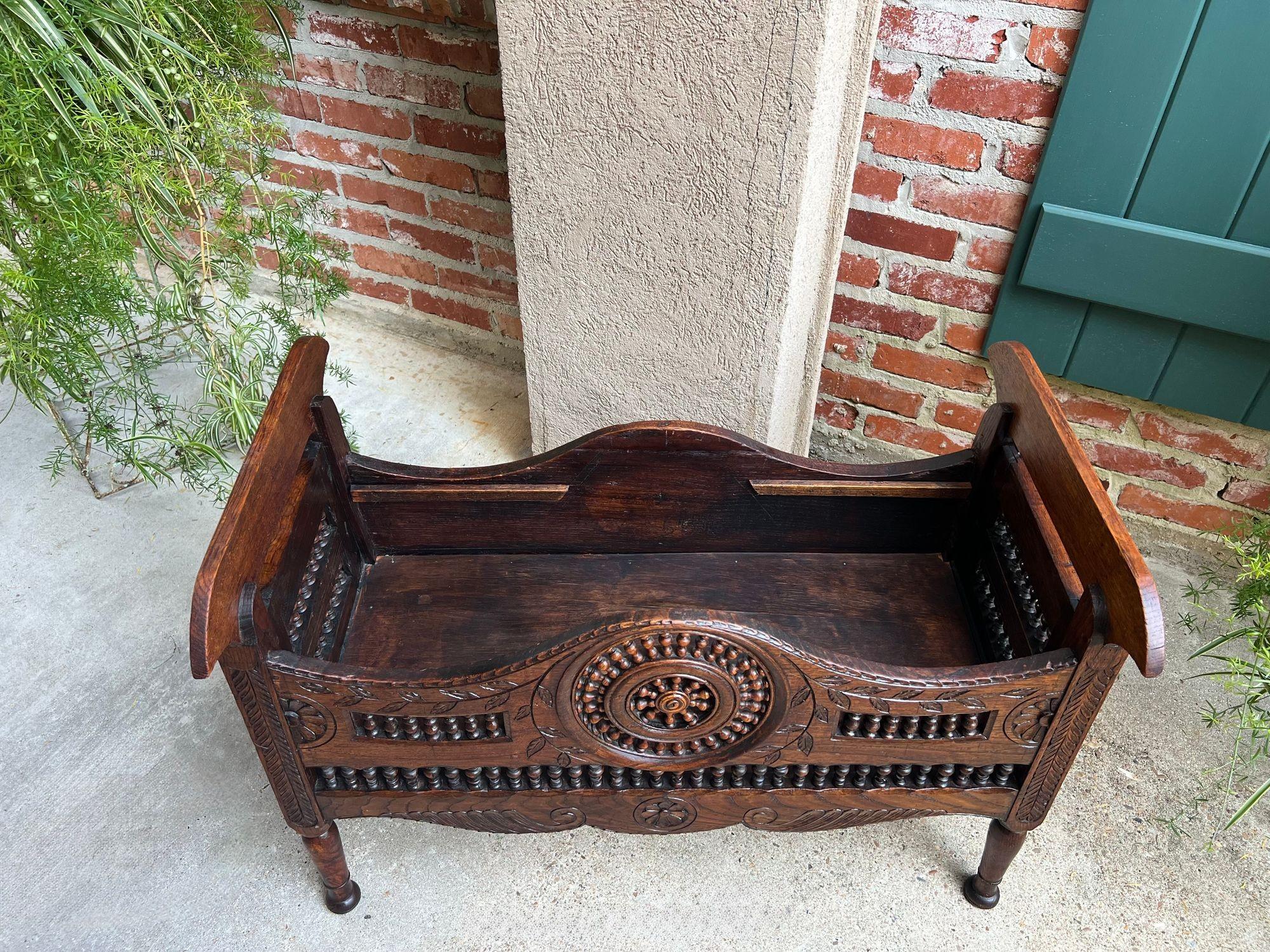 Antique French Carved Planter Breton Brittany Oak Doll Bed Fireside Box c1890 in vendita 3