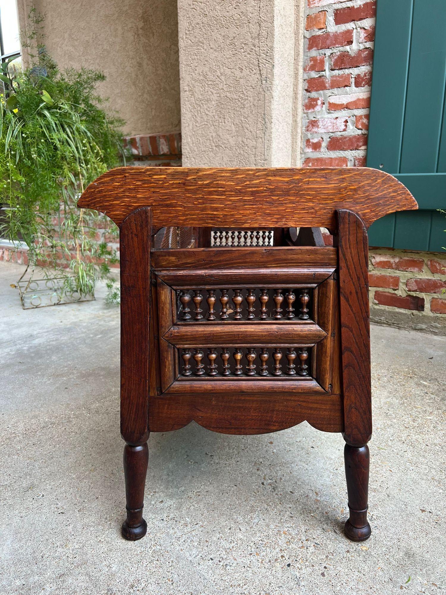 Antique French Carved Planter Breton Brittany Oak Doll Bed Fireside Box c1890 in vendita 9