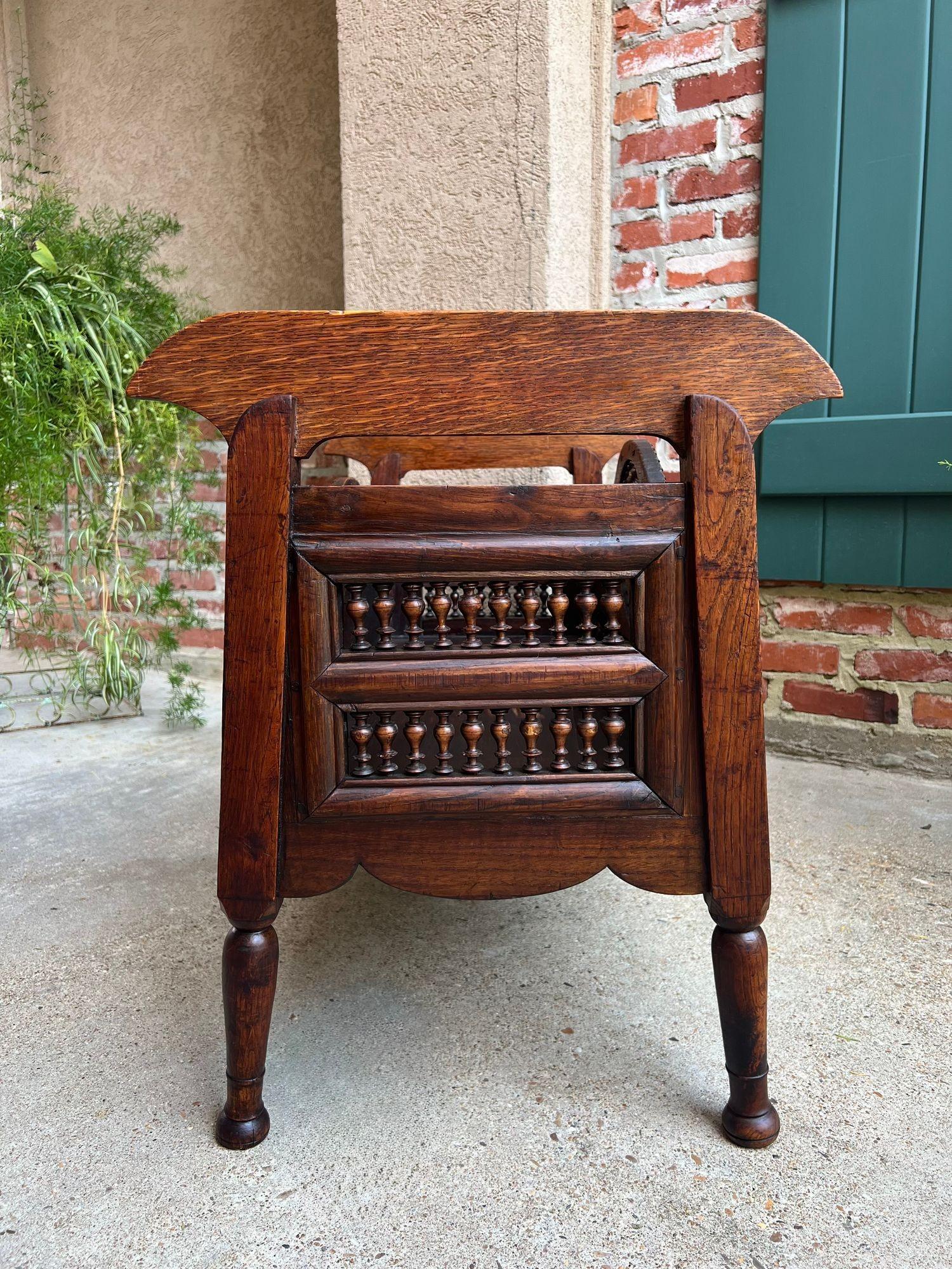 Antique French Carved Planter Breton Brittany Oak Doll Bed Fireside Box c1890 in vendita 10