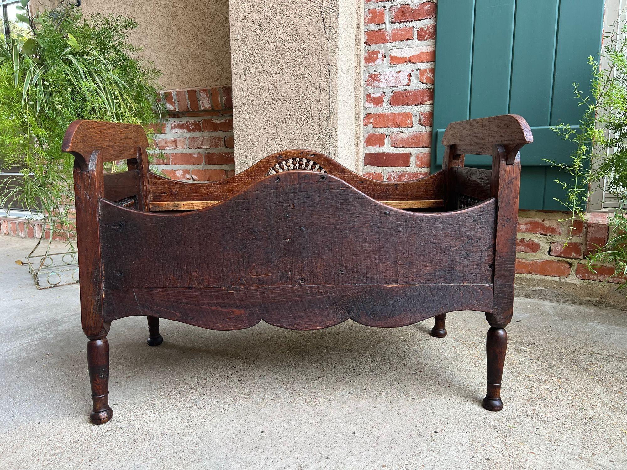 Antique French Carved Planter Breton Brittany Oak Doll Bed Fireside Box c1890 in vendita 11