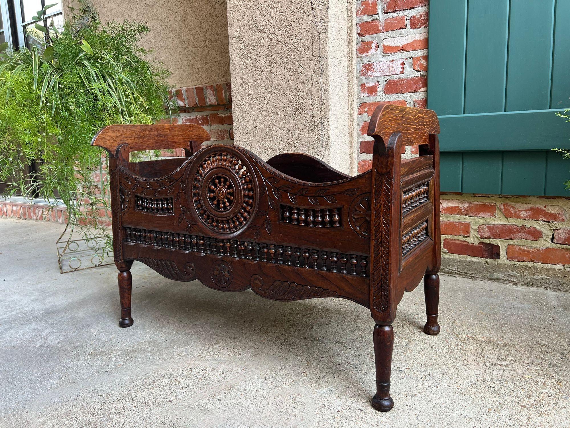 Francese Antique French Carved Planter Breton Brittany Oak Doll Bed Fireside Box c1890 in vendita