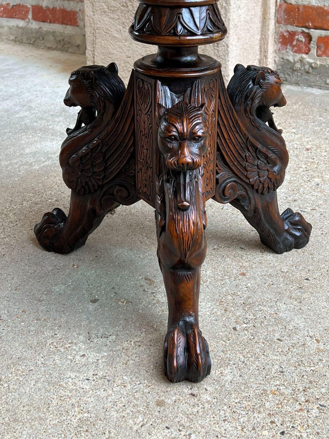 Antique French Carved Round End Table Neoclassical Walnut Tripod Gueridon For Sale 6