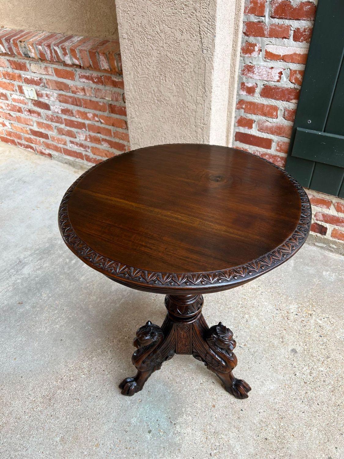 Antique French Carved Round End Table Neoclassical Walnut Tripod Gueridon For Sale 7
