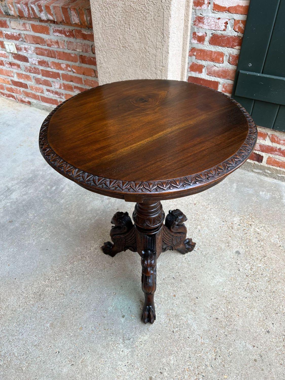 Antique French Carved Round End Table Neoclassical Walnut Tripod Gueridon For Sale 8