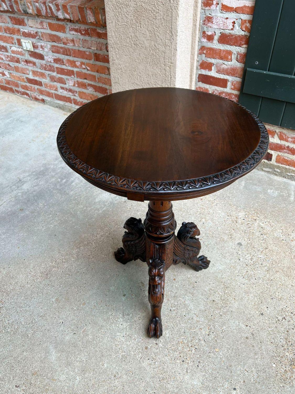 Antique French Carved Round End Table Neoclassical Walnut Tripod Gueridon For Sale 15