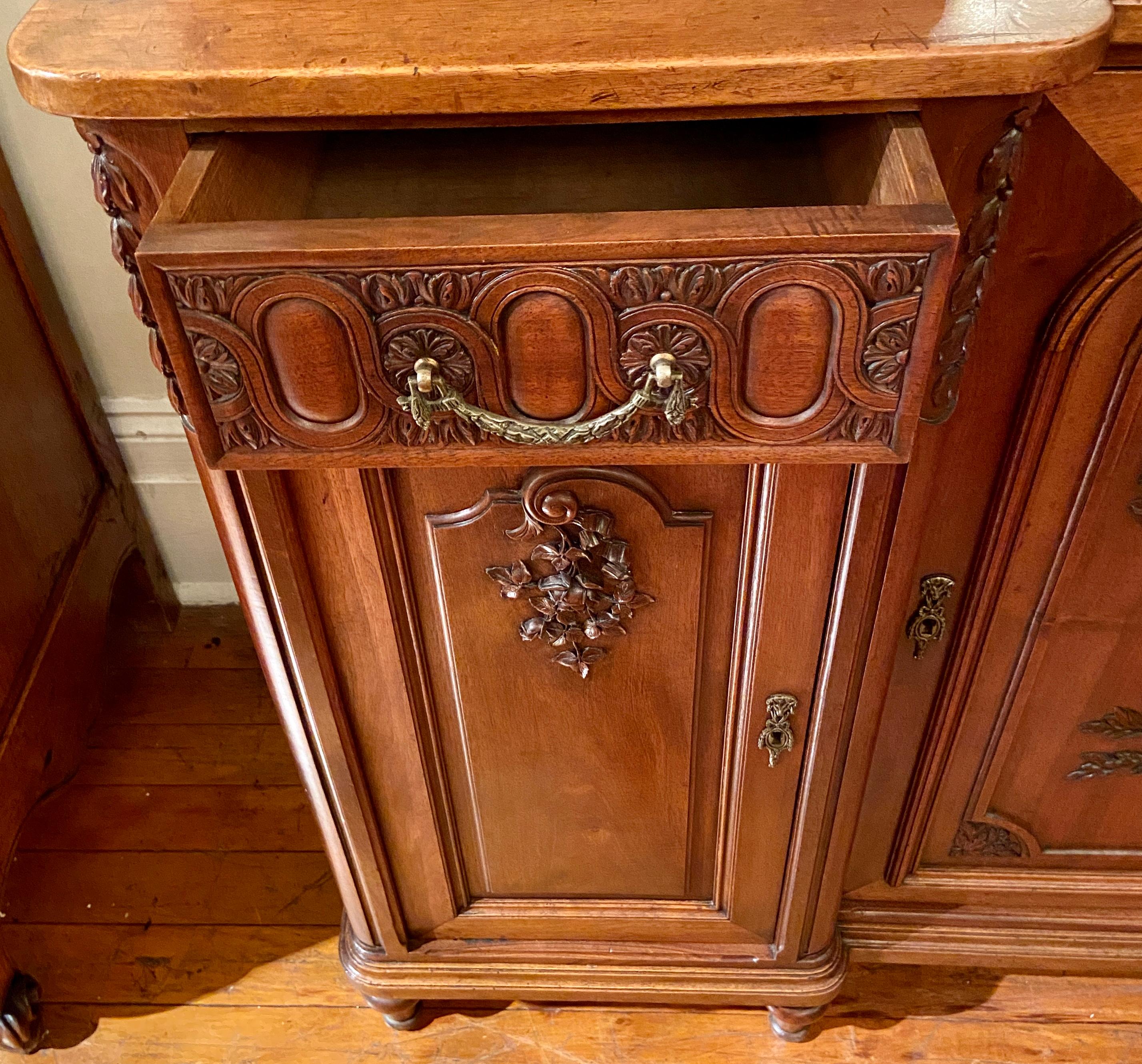 Antique French Carved Walnut, Beveled Glass and Mirror Cabinet, circa 1875-1895 For Sale 3