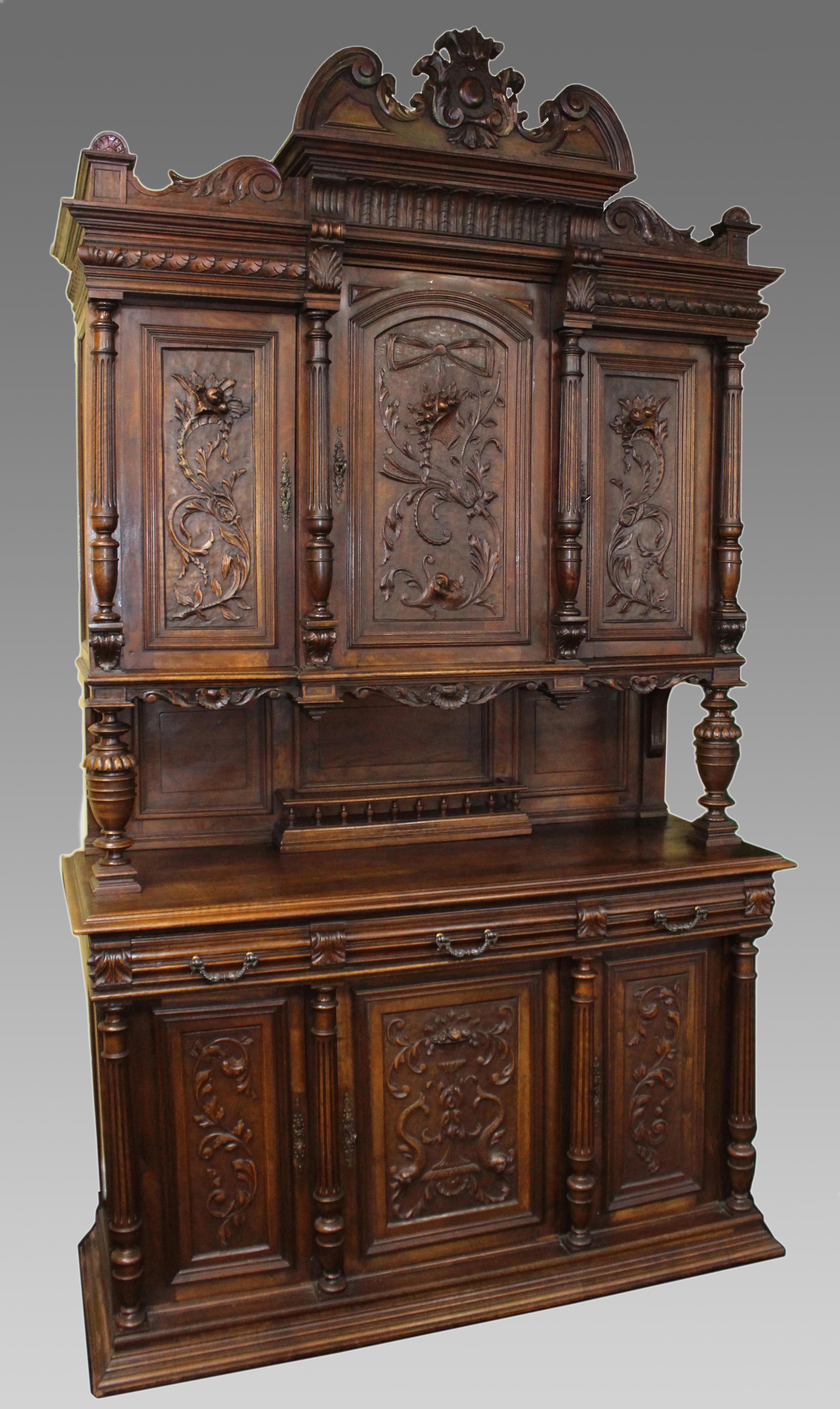 Period c.1900, French

Wood Walnut

Condition Offered in good original condition. Good colour and patina to the wood. A few little old woodworm holes to the upper section, though fully treated. Very heavy
 

 

We are pleased to offer a