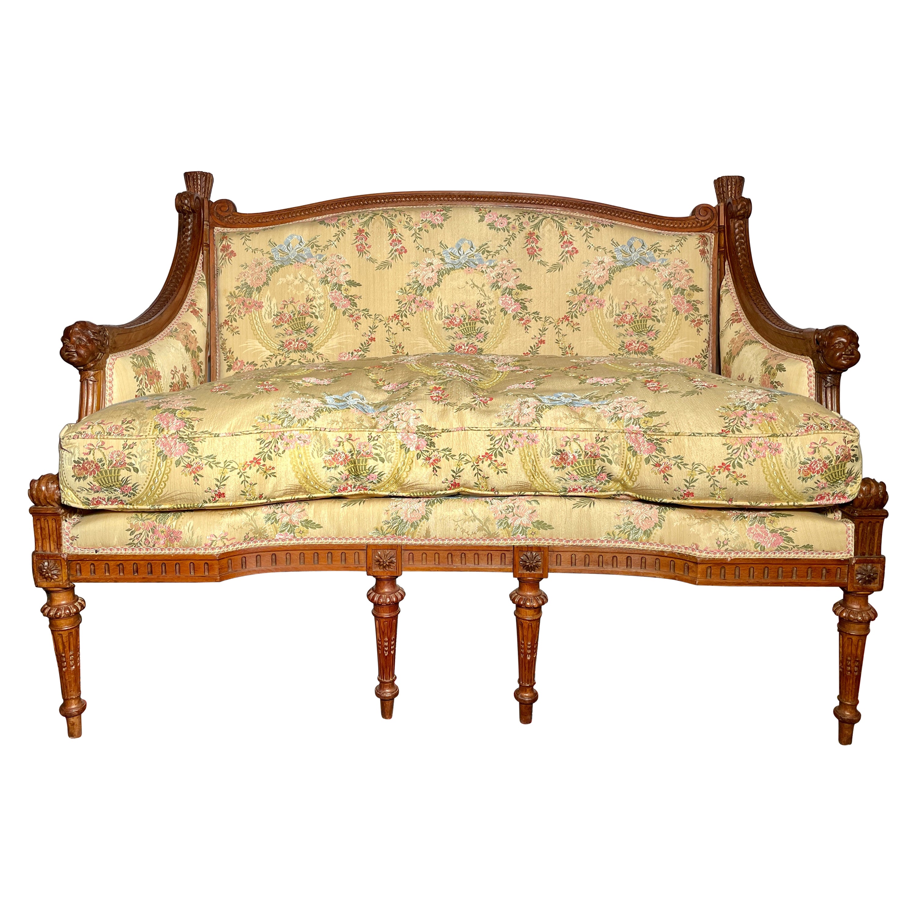 Antique French Canapé Settee de Nogal Tallado, Circa 1860.
