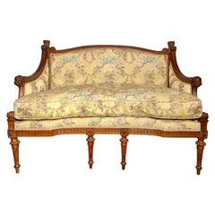 Antique French Canapé Settee de Nogal Tallado, Circa 1860.