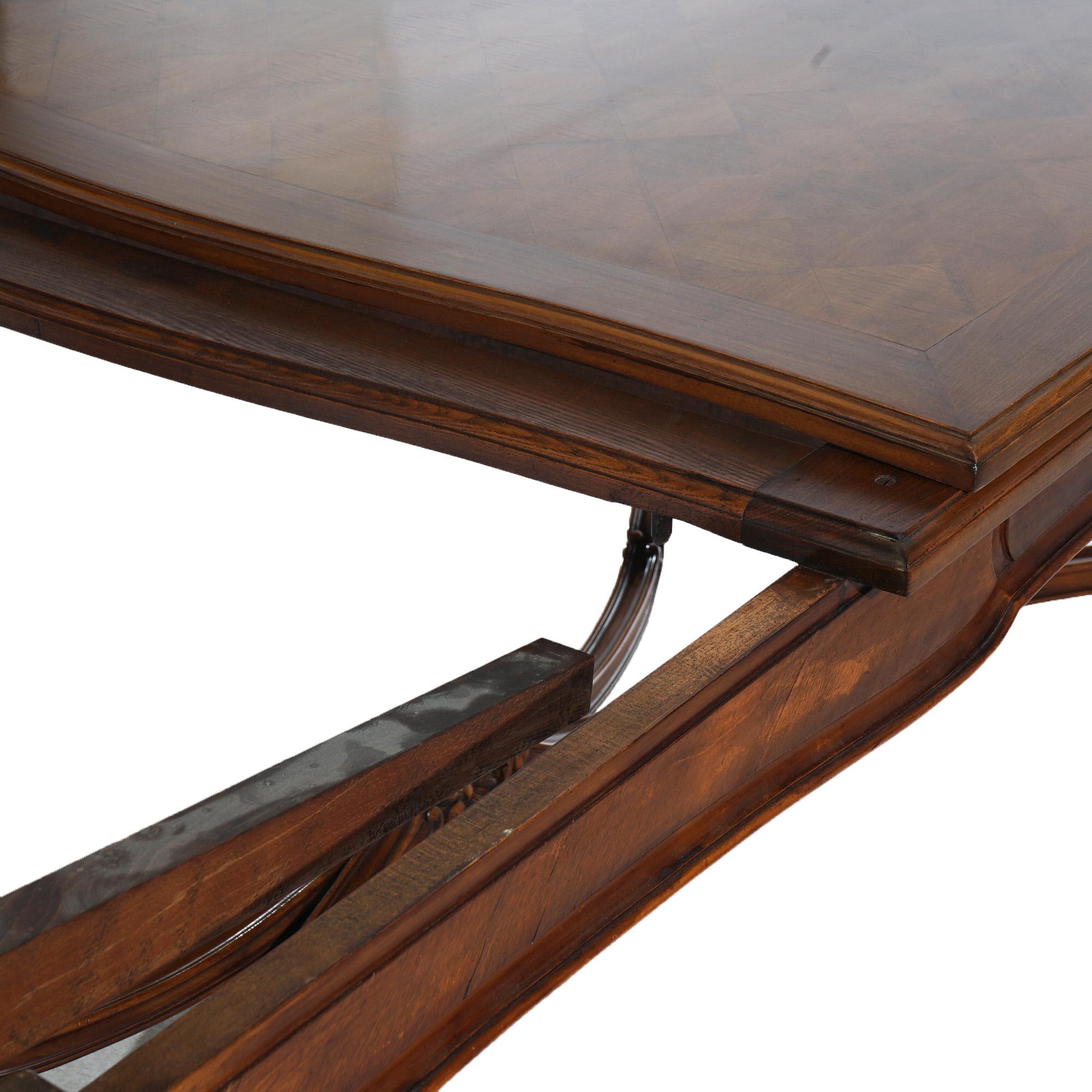 Antike Französisch geschnitzt Nussbaum Draw-Top-Ess-Set mit Tisch und acht Stühlen C1930 im Angebot 11
