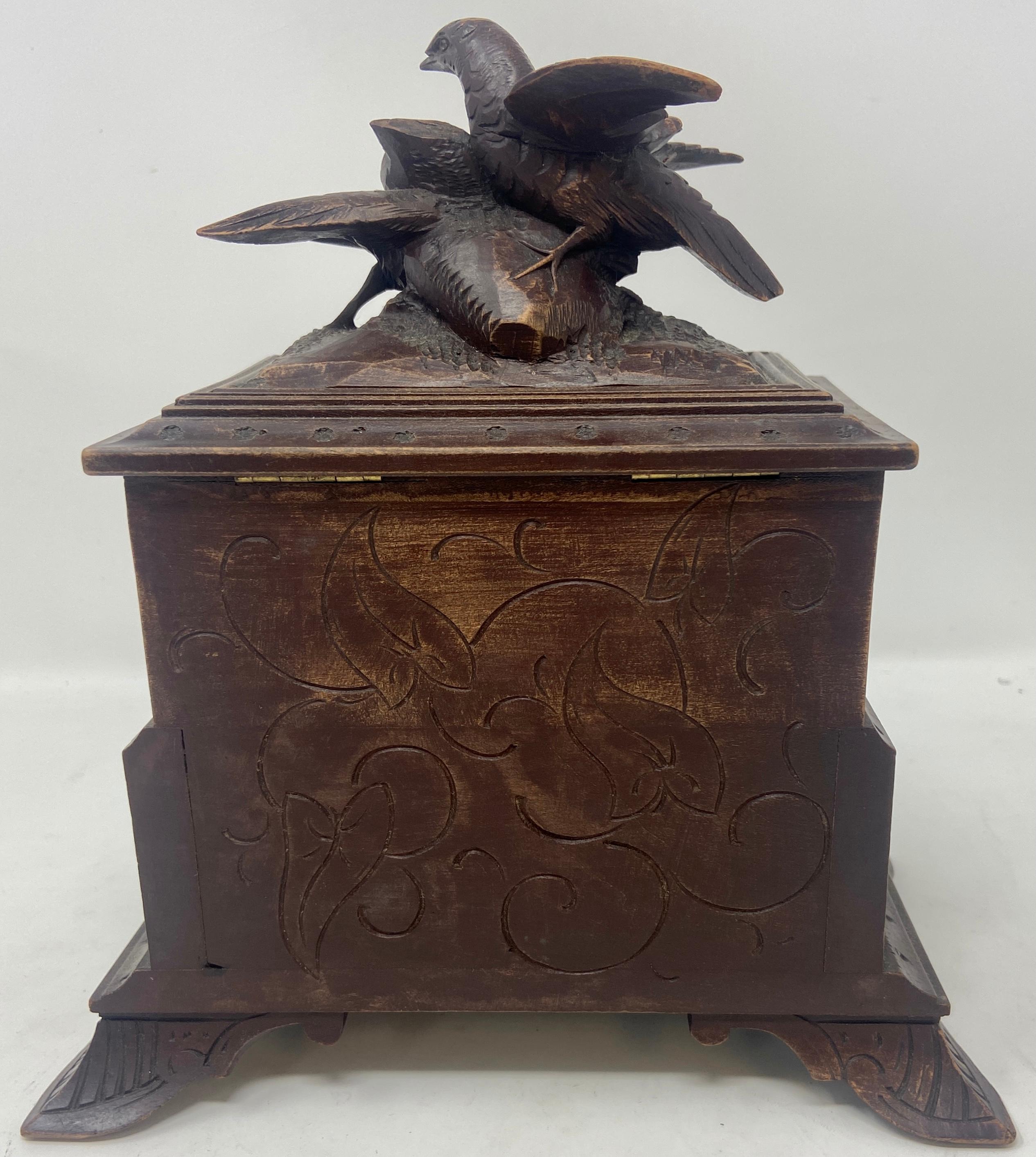 Antique French Carved Walnut Jewel Box, circa 1880-1890 In Good Condition For Sale In New Orleans, LA