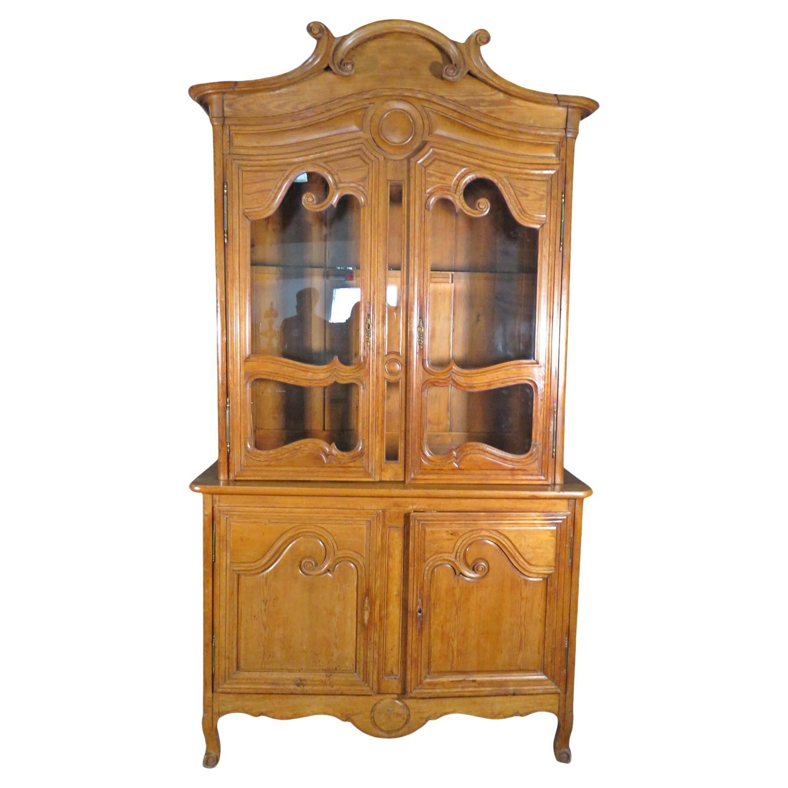 Antique French Carved Walnut Louis XV Lighted China Cabinet Vitrine, Circa 1890s For Sale
