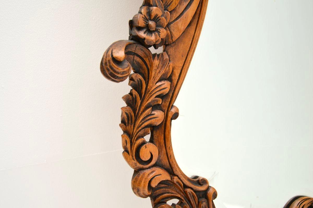 Metà XX secolo Antique French Specchio in noce intagliato
