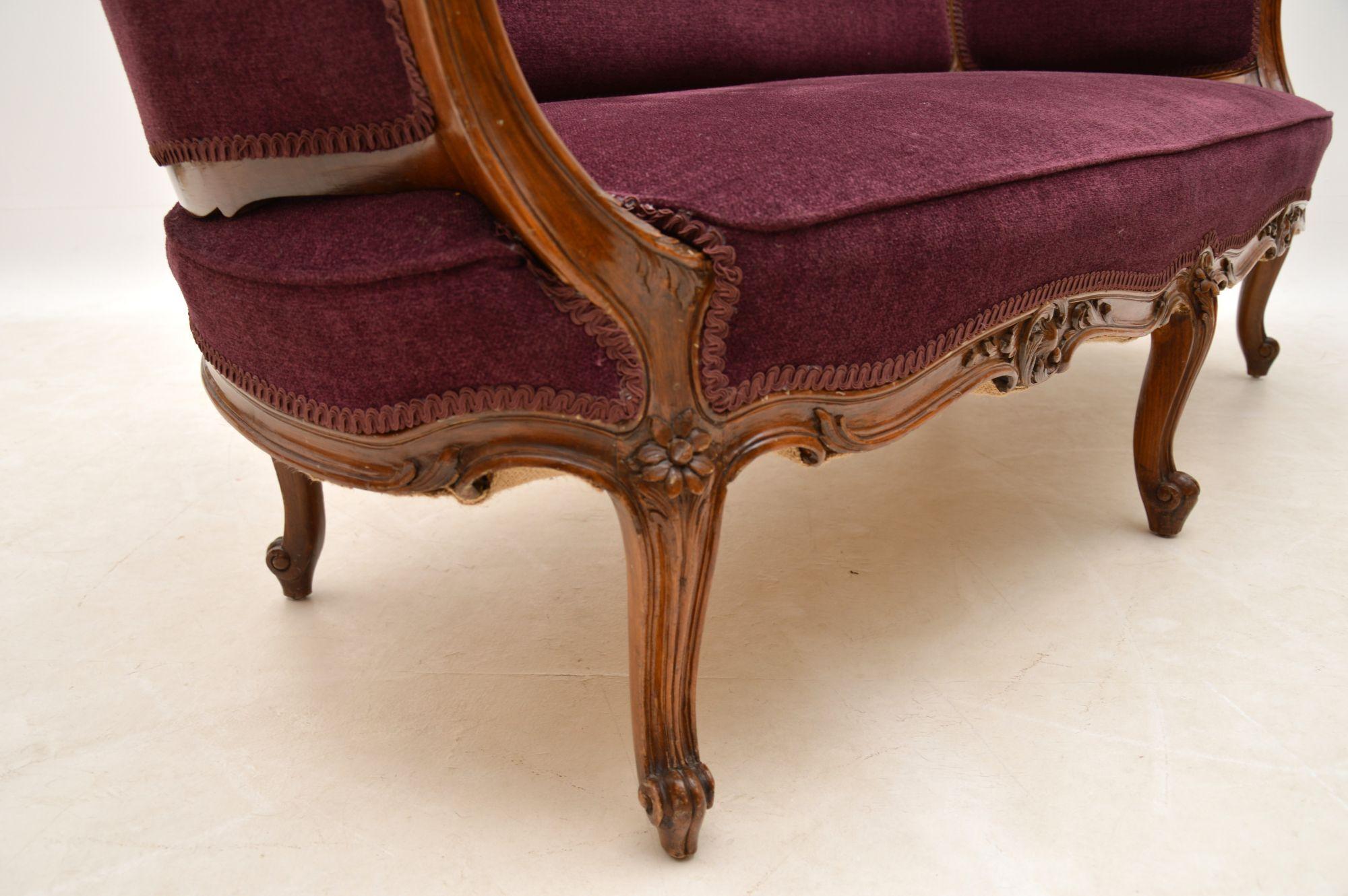 Antique French Carved Walnut Sofa In Good Condition In London, GB