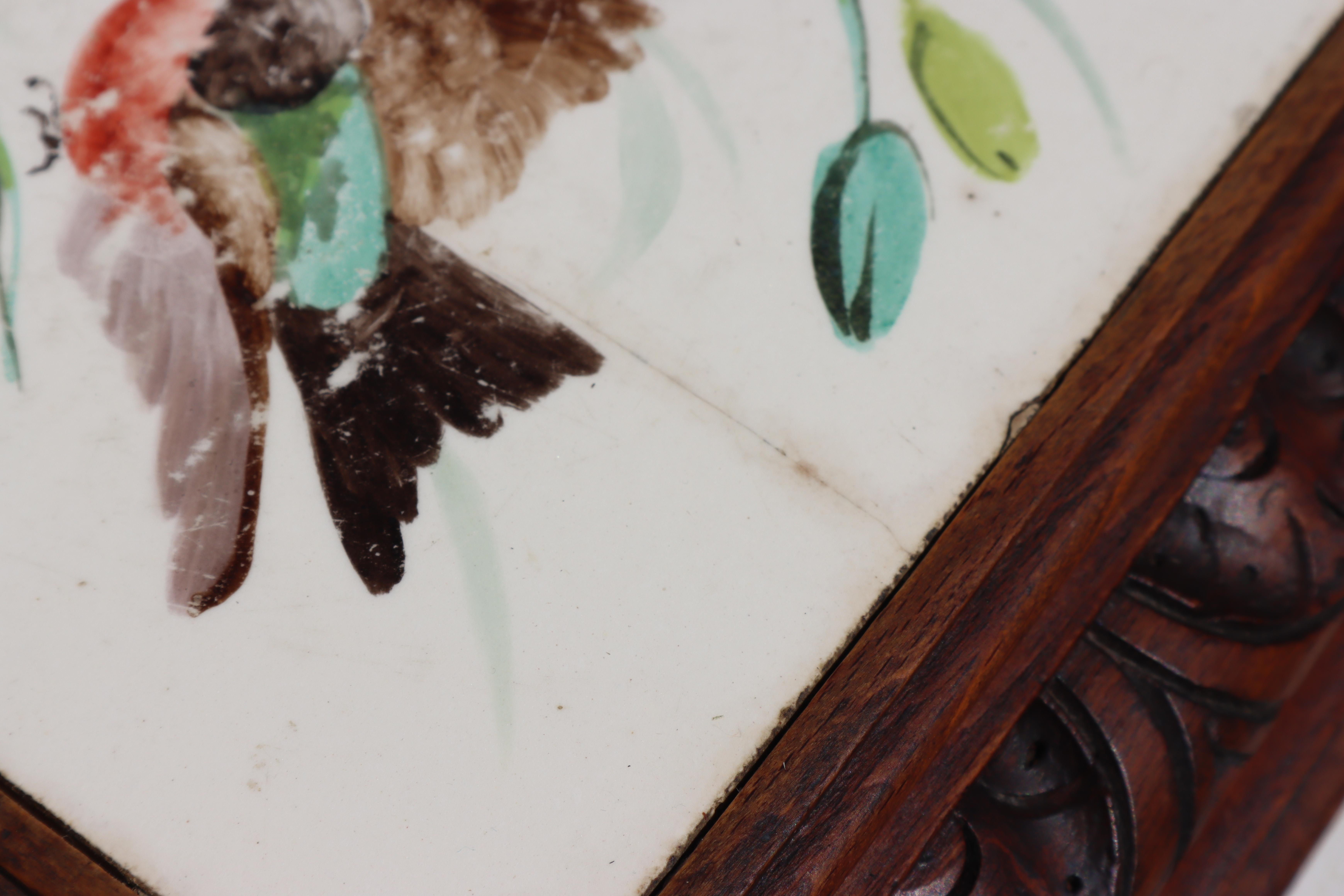 Antike französische geschnitzte Holz-Musikkastenbehälter, handbemalte Keramikoberfläche, 20er-Jahre im Angebot 3