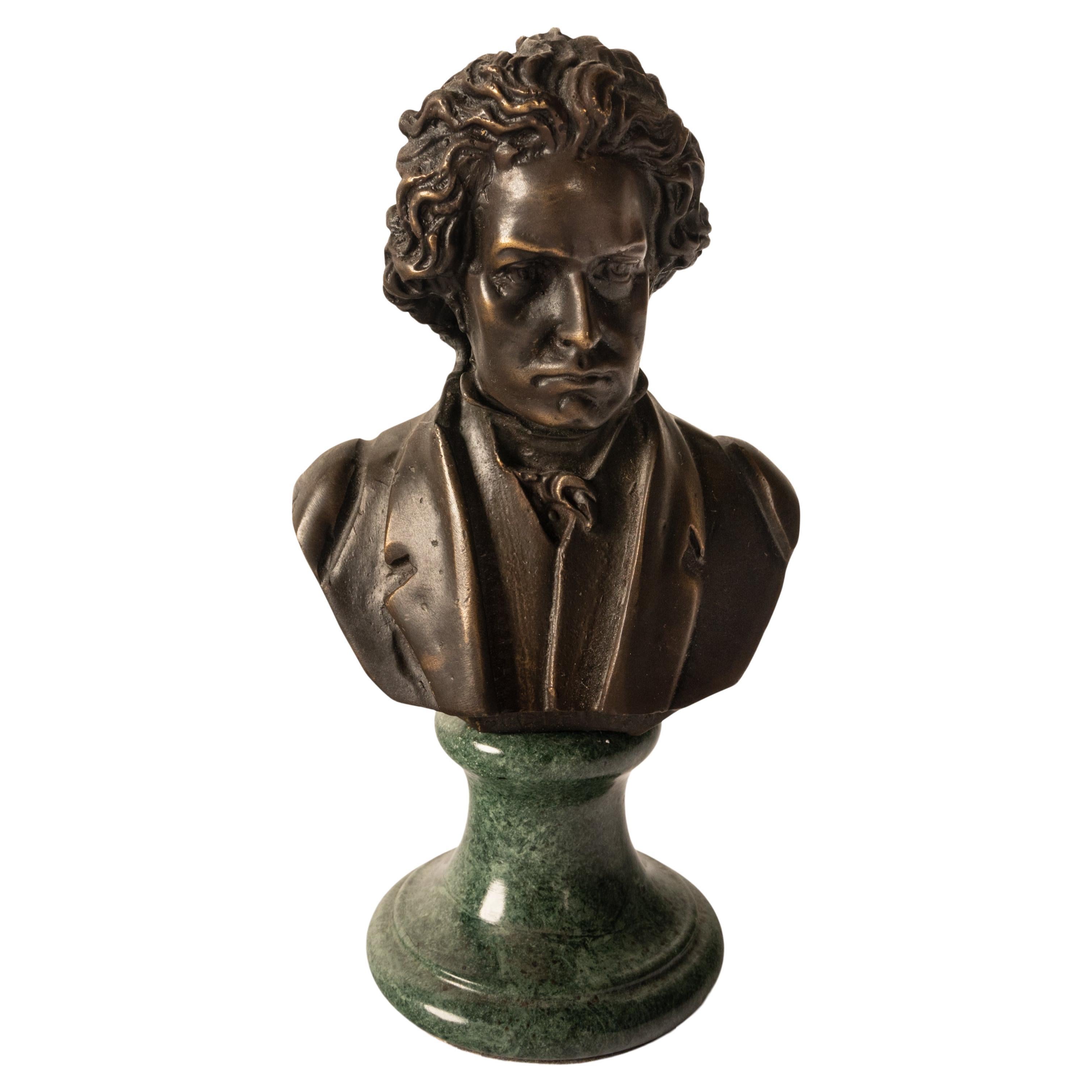 A good antique French cast bronze sculpture bust of Ludwig Van Beethoven, circa 1890.
The bronze sculpture bust depicting the celebrated German composer & pianist; Ludwig Van Beethoven (1770-1827), finely cast by (cire perdue) the lost wax method