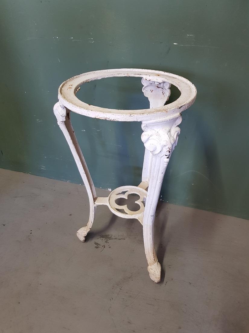 Antique French white painted cast iron base decorated with what it looks like a bird's head on the legs, this was probably a sink holder or side table, wrong in a good but used condition and a free sink. Originating from the end of the 19th