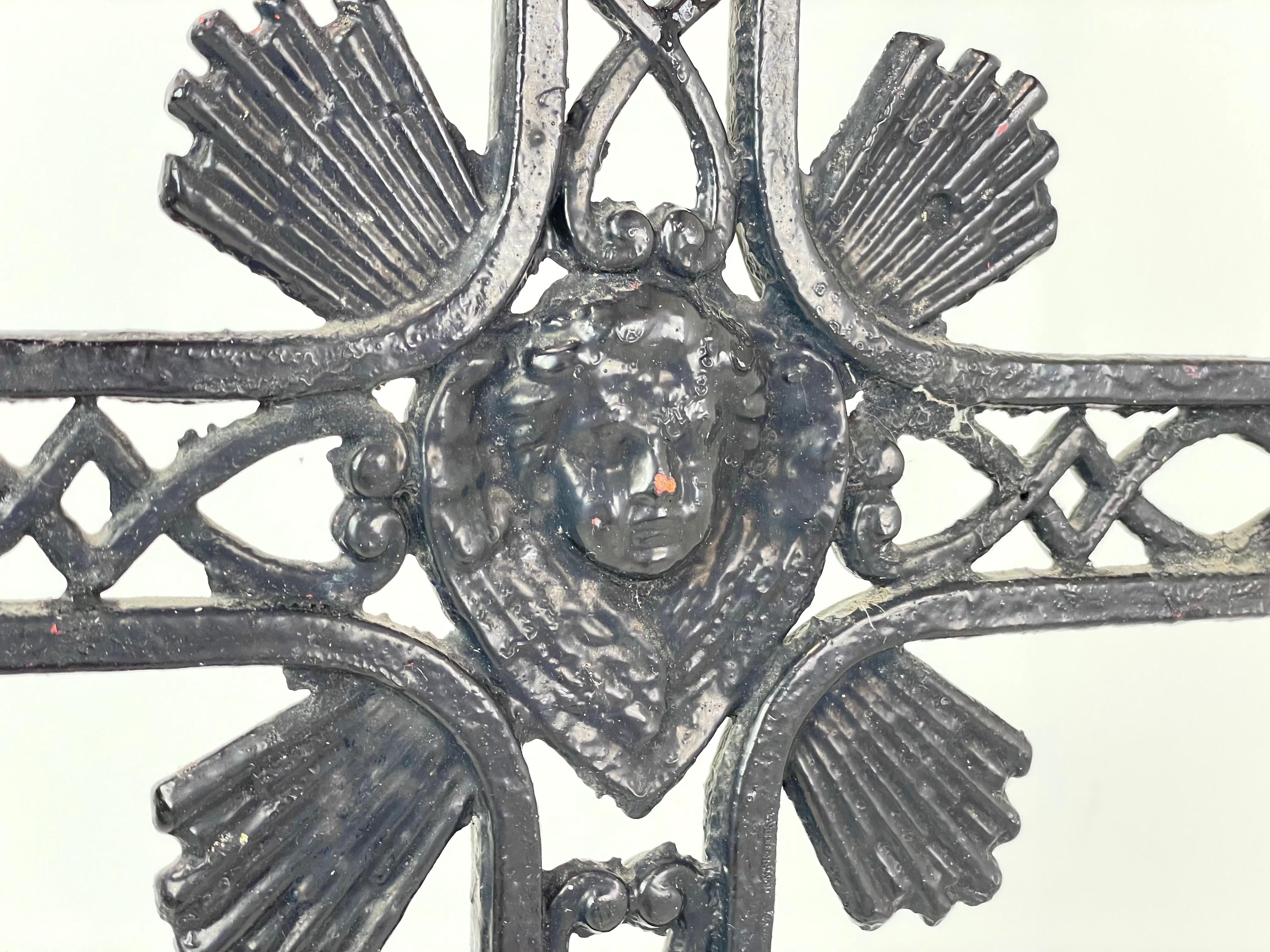 Francese Croce in ghisa francese Antique French in vendita