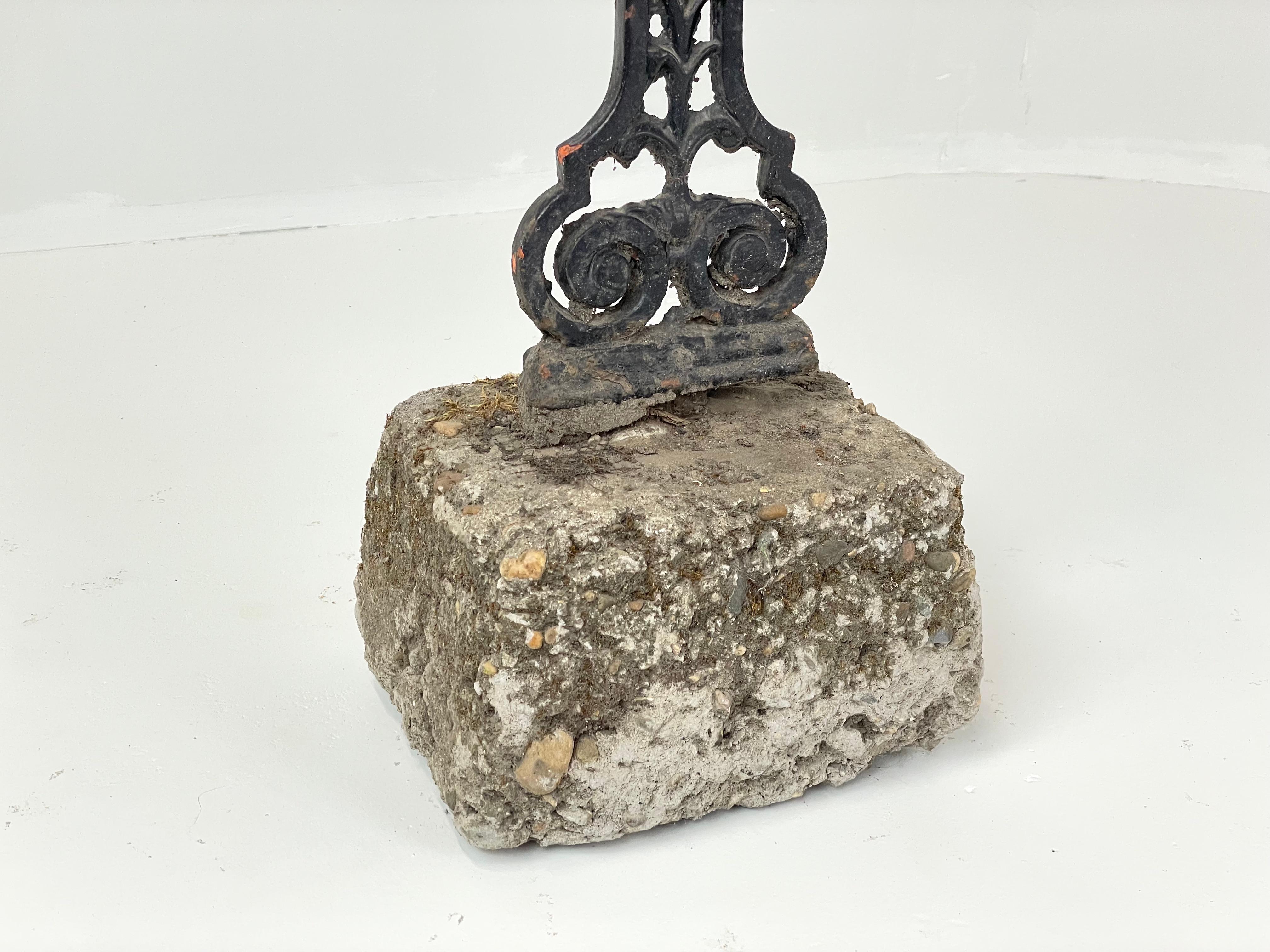 XIX secolo Croce in ghisa francese Antique French in vendita