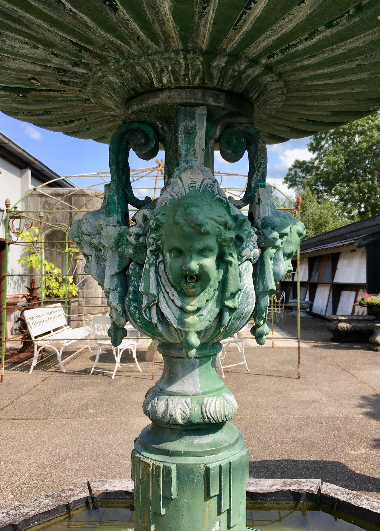 Antique French Cast Iron Decorative City Fountain In Good Condition In Baambrugge, NL