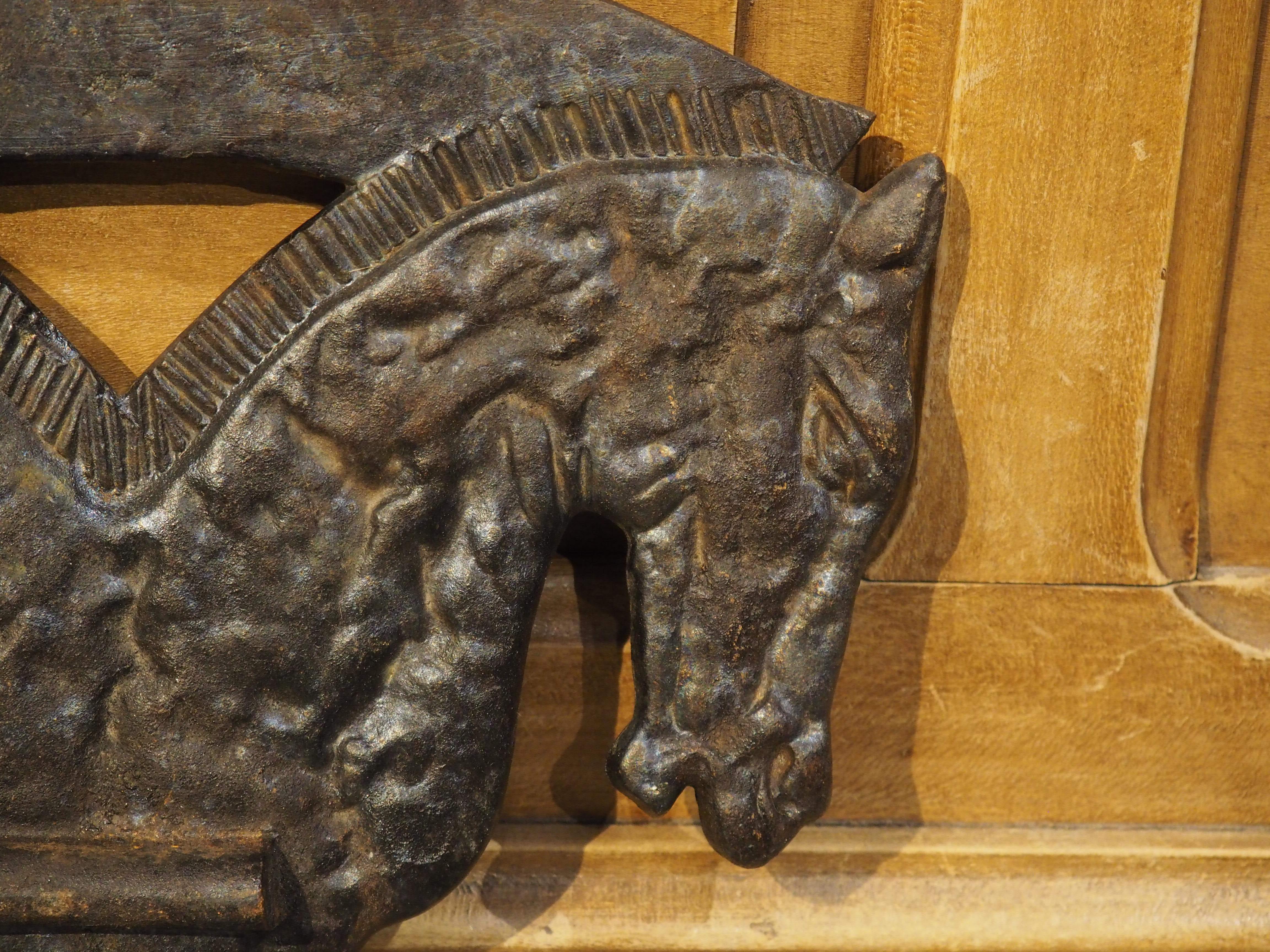 XIXe siècle Ancienne escargot de jardinière française en fonte à double tête de cheval, 19ème siècle