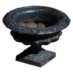 Antique French Cast Iron Garden Urn with Decorative Rim, Early 20th Century