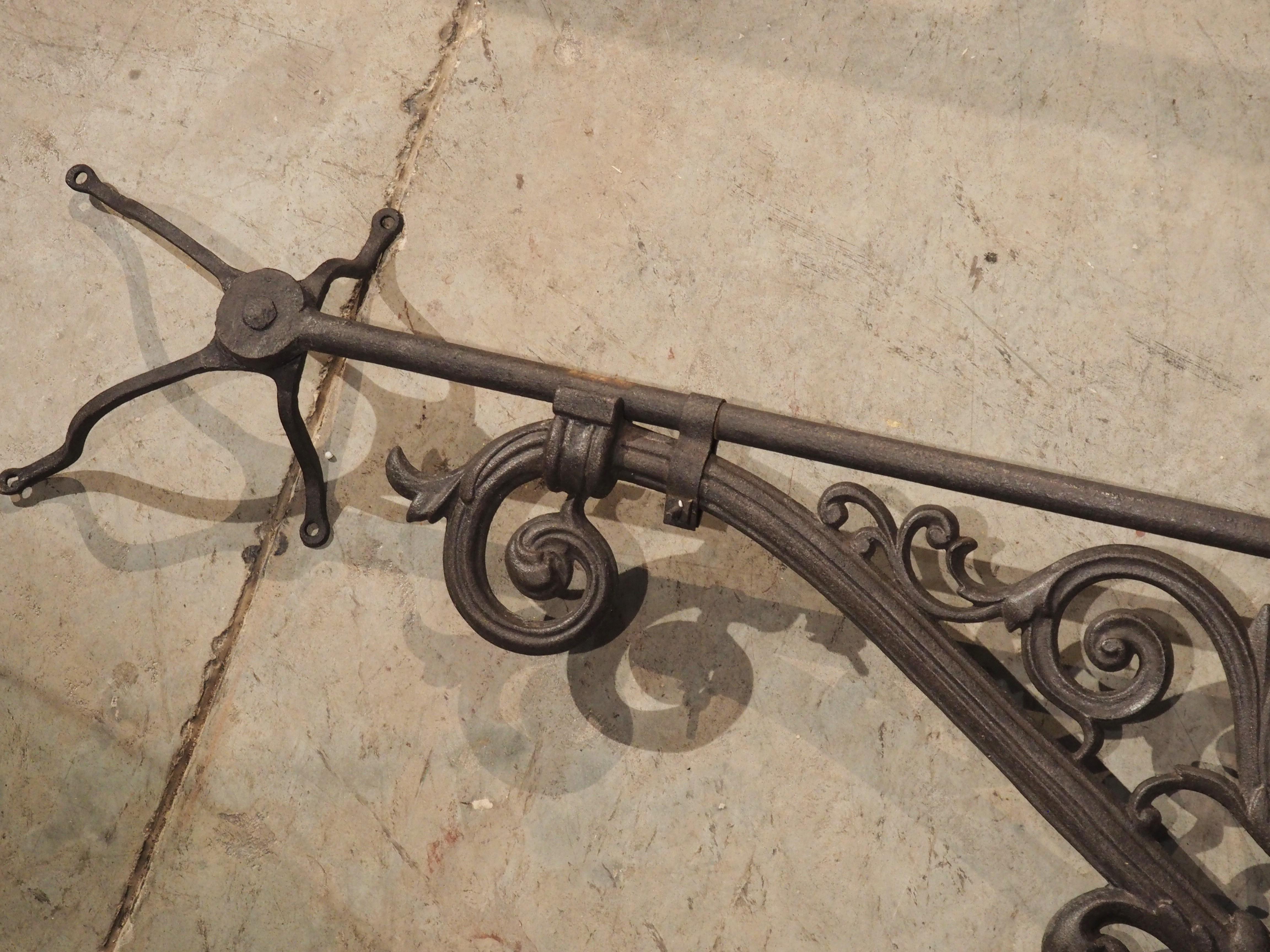 Fer Porte-lanterne ancien en fonte française, Circa 1900