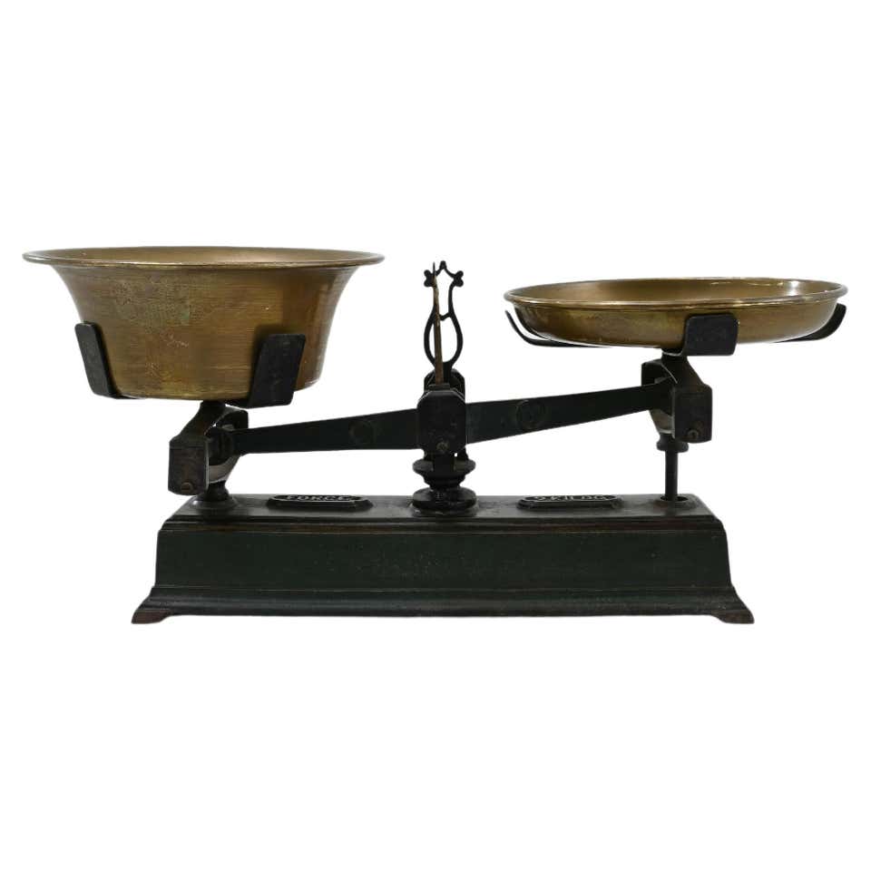 Antique Doctors Standing Scale at 1stDibs | antique doctors scales for ...