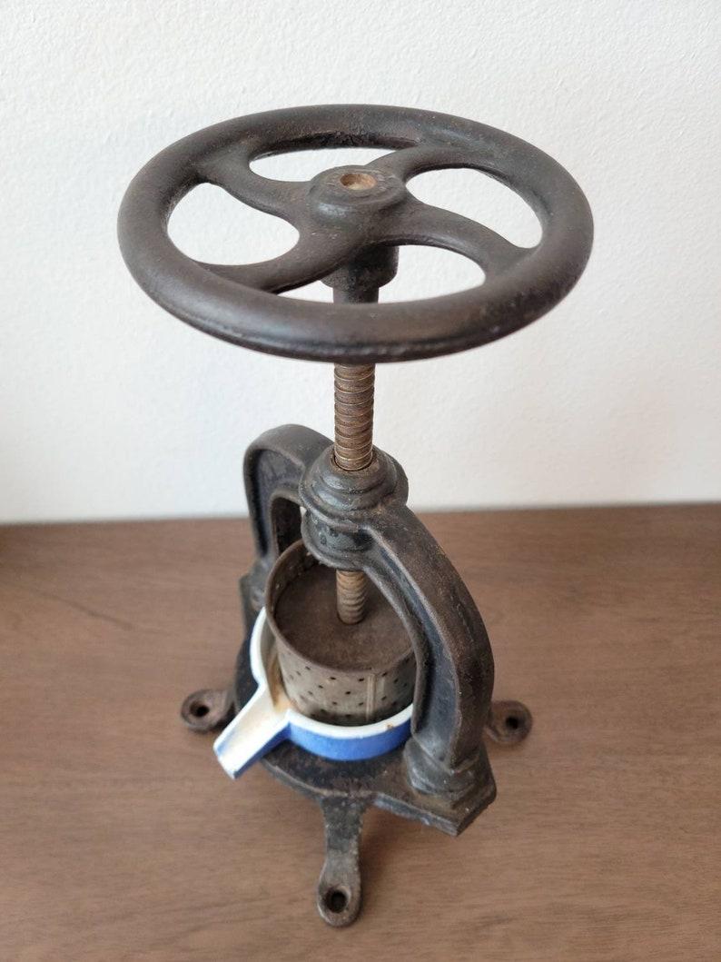 Antique French Cast Iron Screw Press In Good Condition In Forney, TX