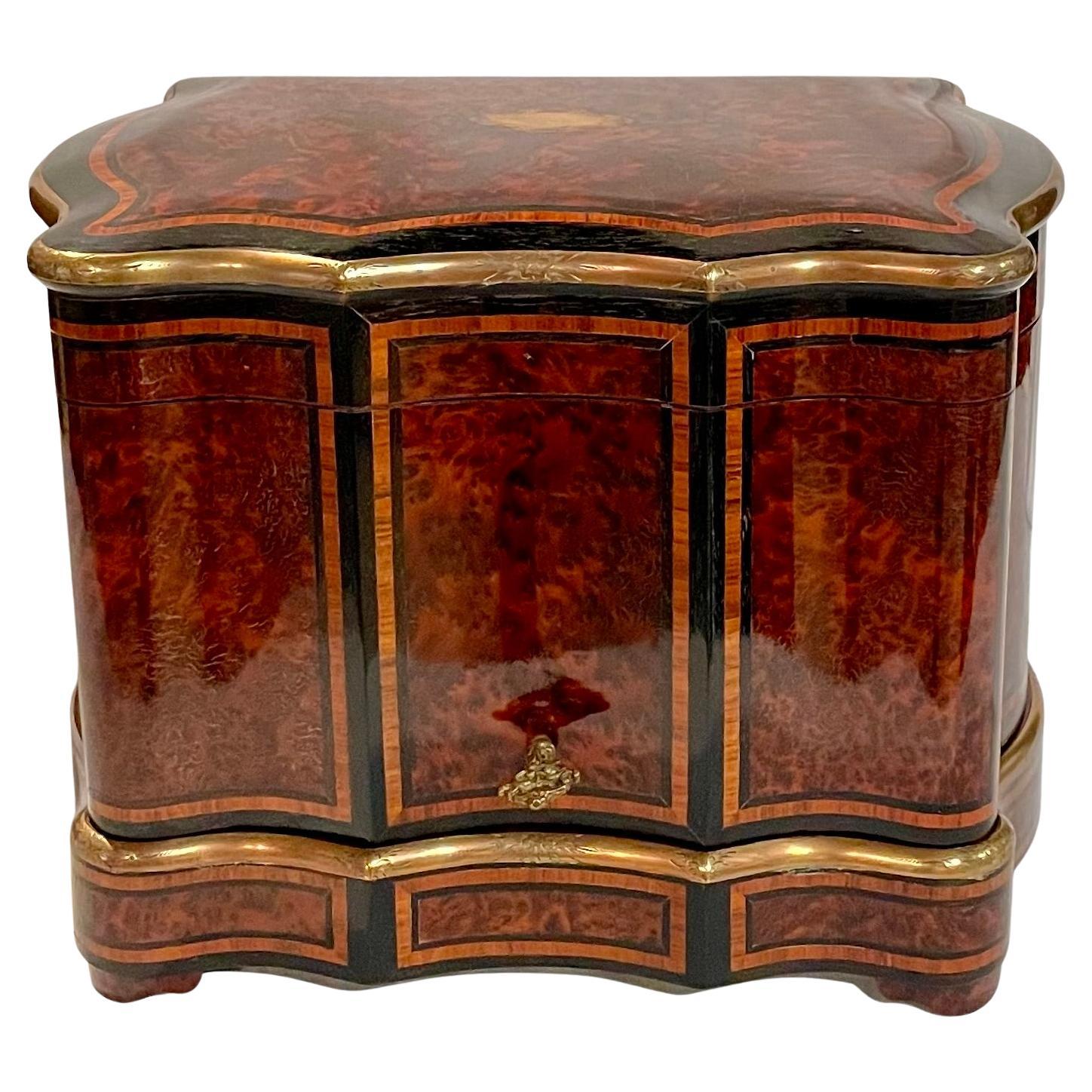 XX secolo Antique French Cave a Liqueur con Cristallo Originale, oltre 100 anni fa in vendita