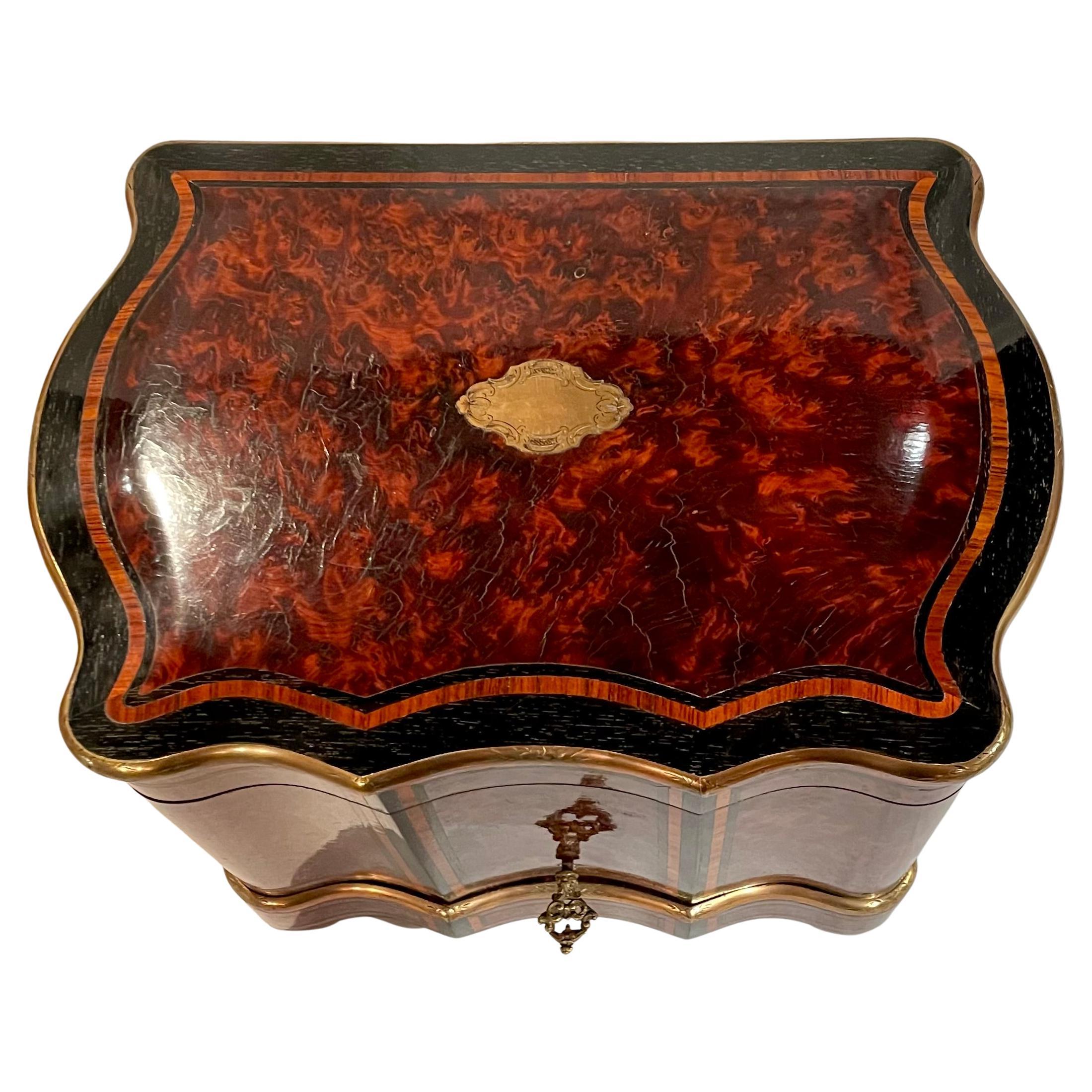 Antique French Cave a Liqueur con Cristallo Originale, oltre 100 anni fa in vendita 2