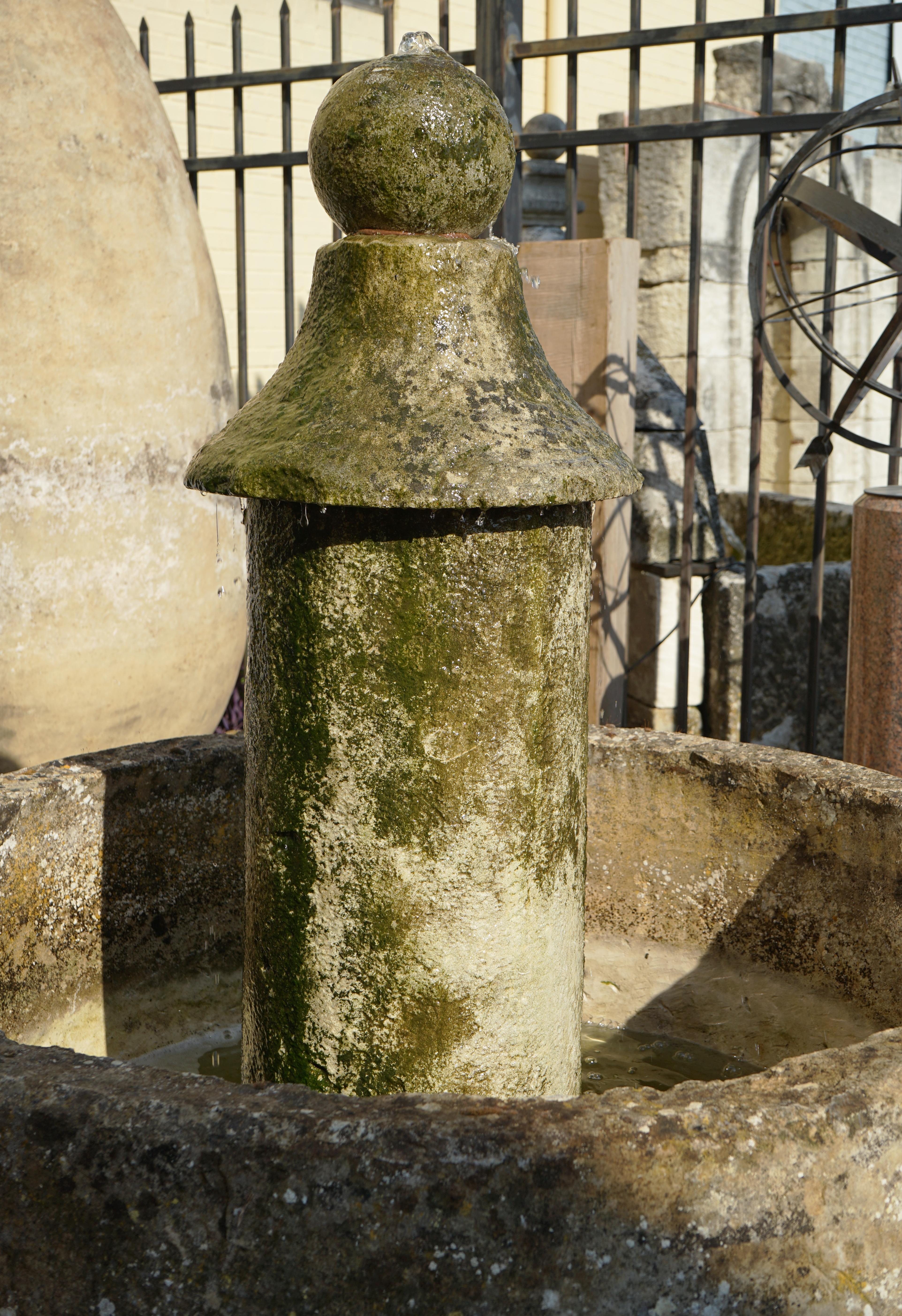 Antique French Central Fountain In Good Condition In Dallas, TX