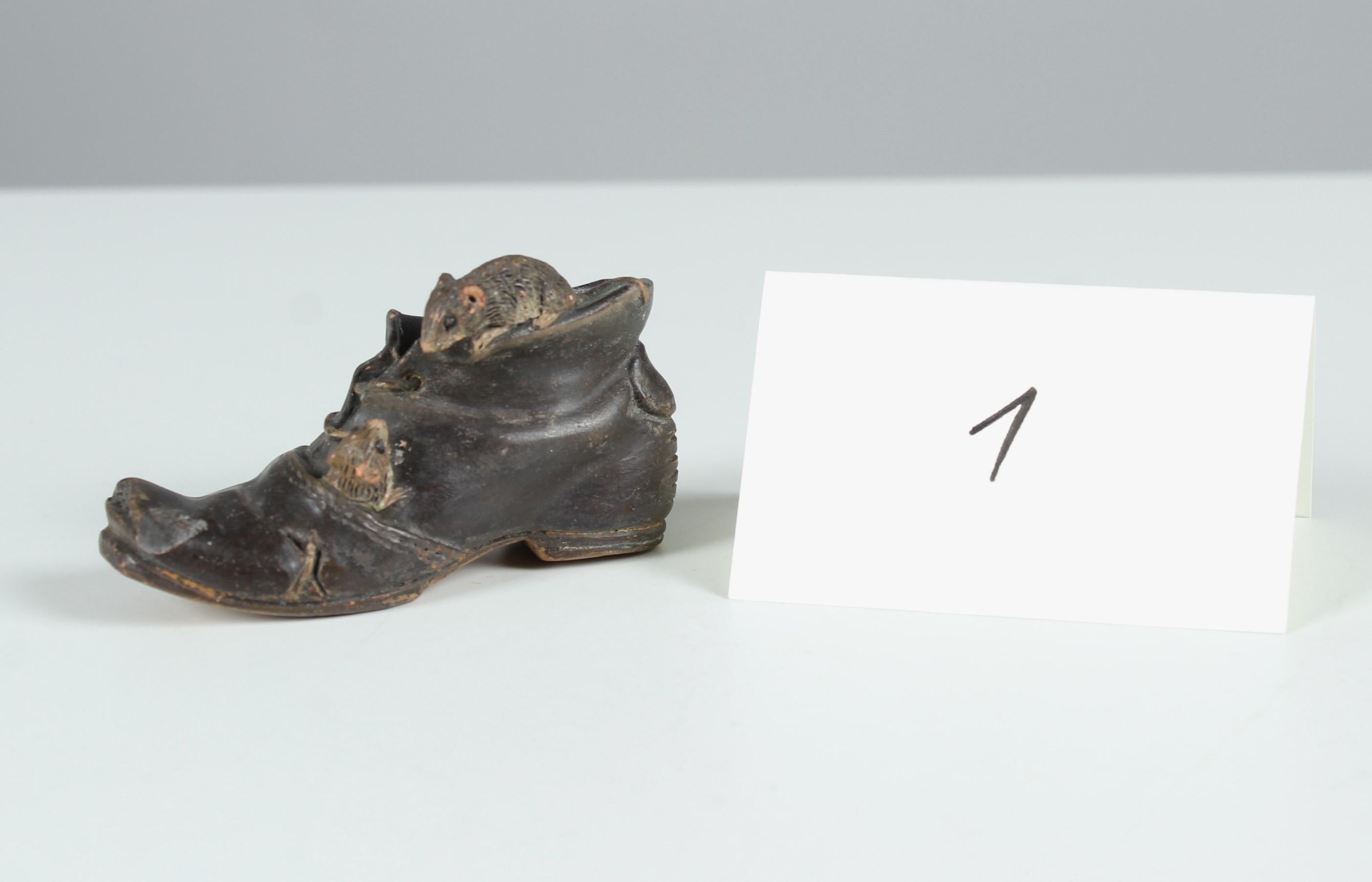 Antike französische Keramik, Schuh mit Mice, um 1900 im Angebot 8