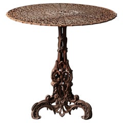 Table antique  Fonte