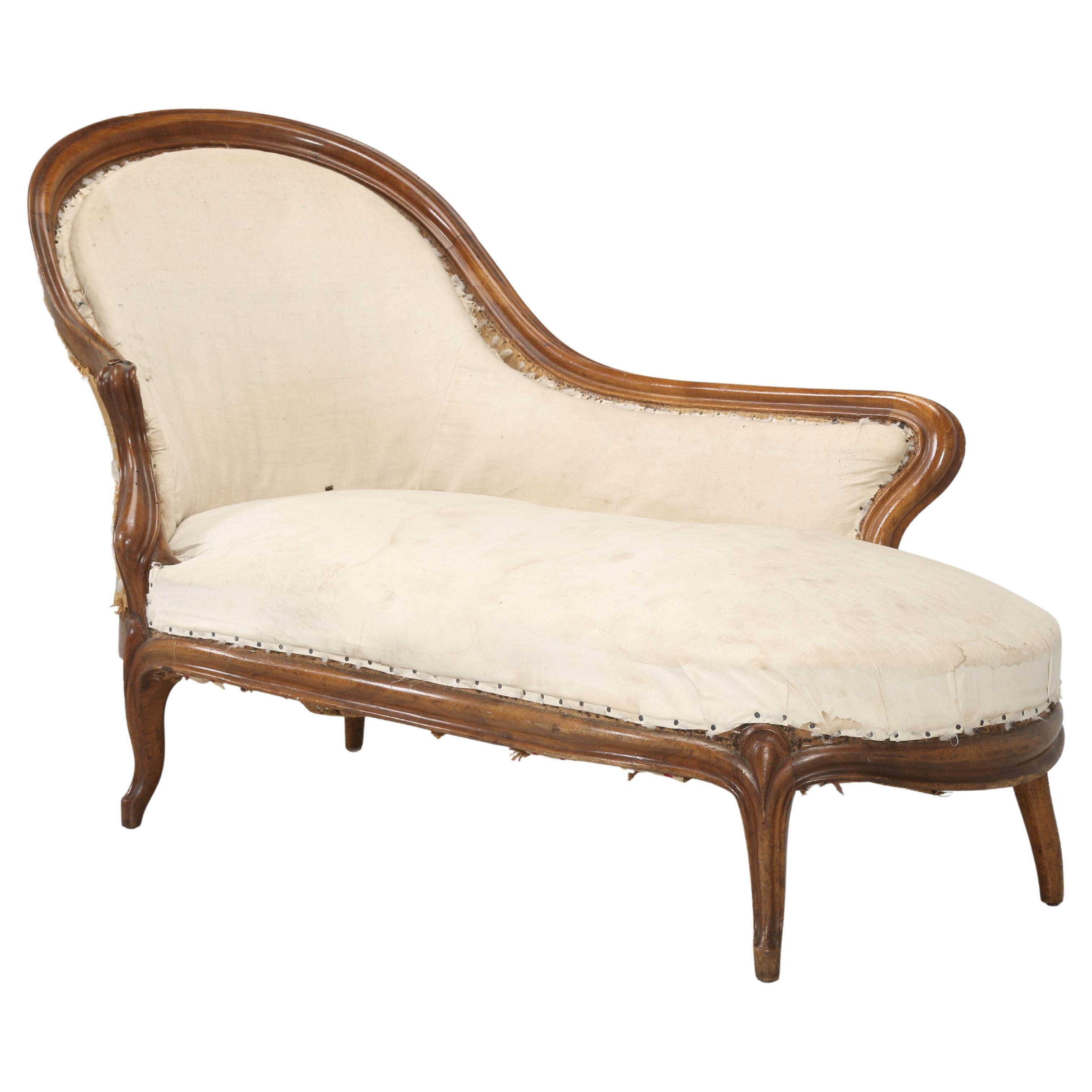 Antique French Chaise Lounge in Figured Walnut in the Méridienne Style, c1860's
