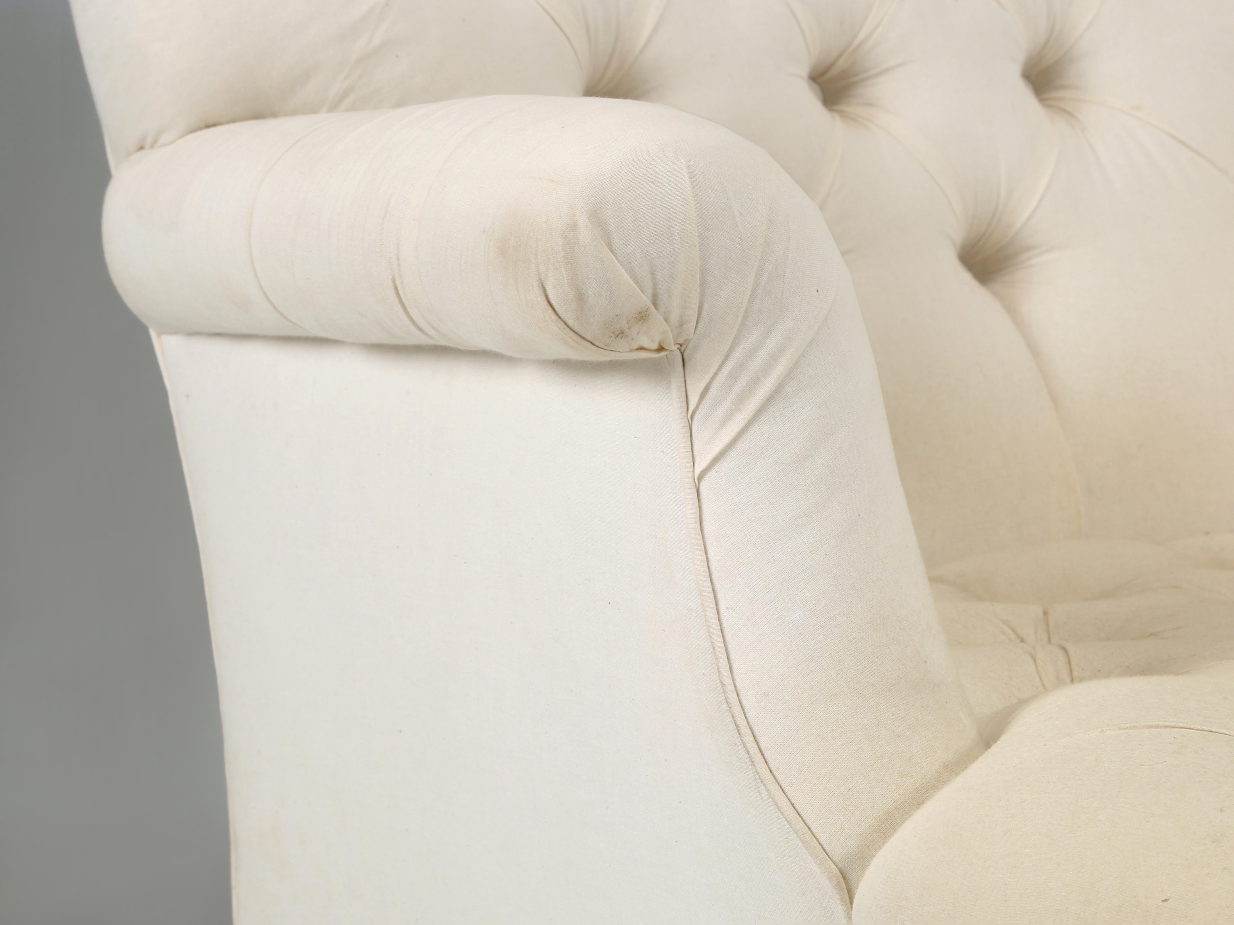 Antique French Chaise Tufted Upholstery Currently in Muslin Ready for Upholstery For Sale 5