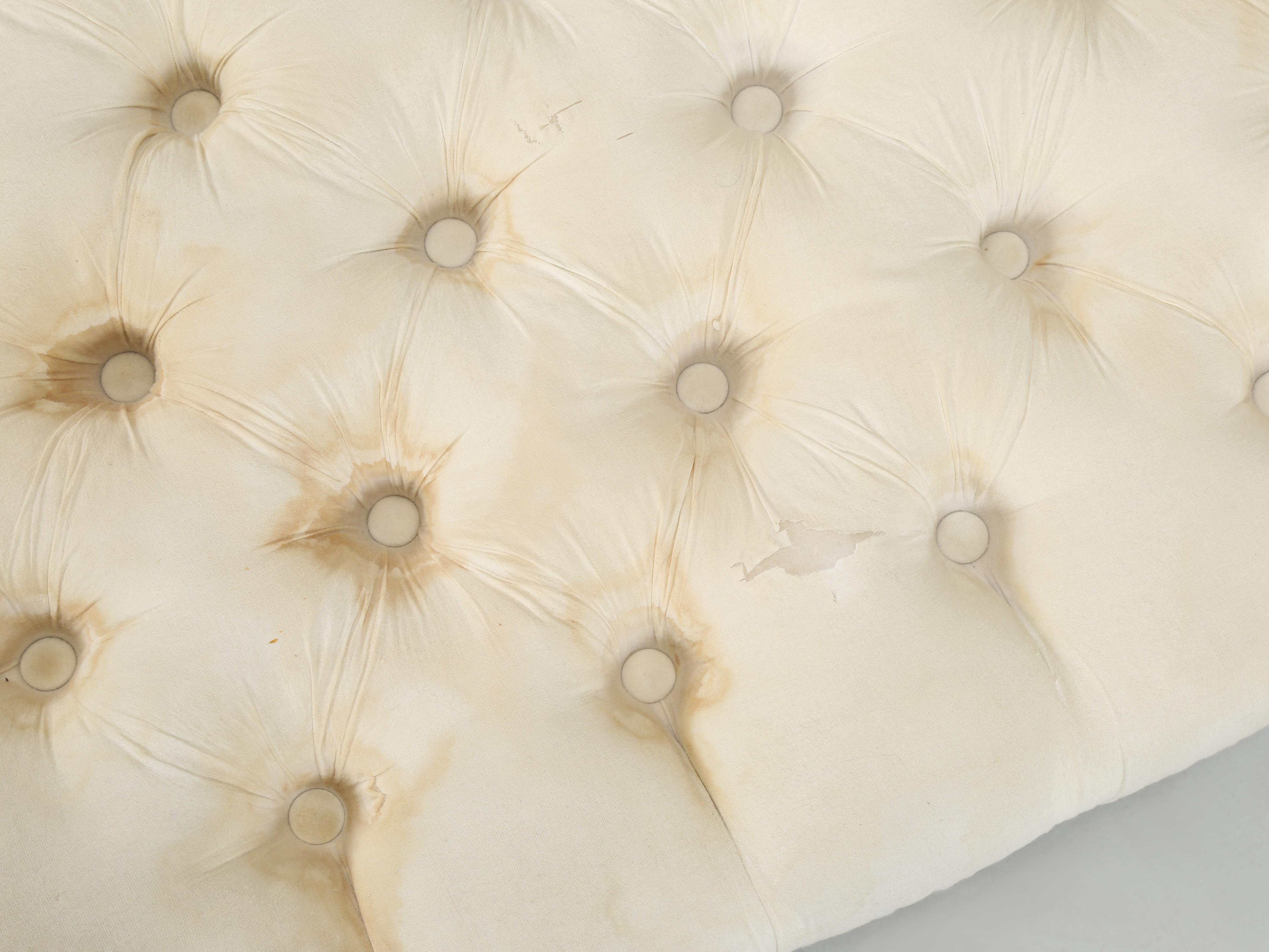 Antique French Chaise Tufted Upholstery Currently in Muslin Ready for Upholstery For Sale 7