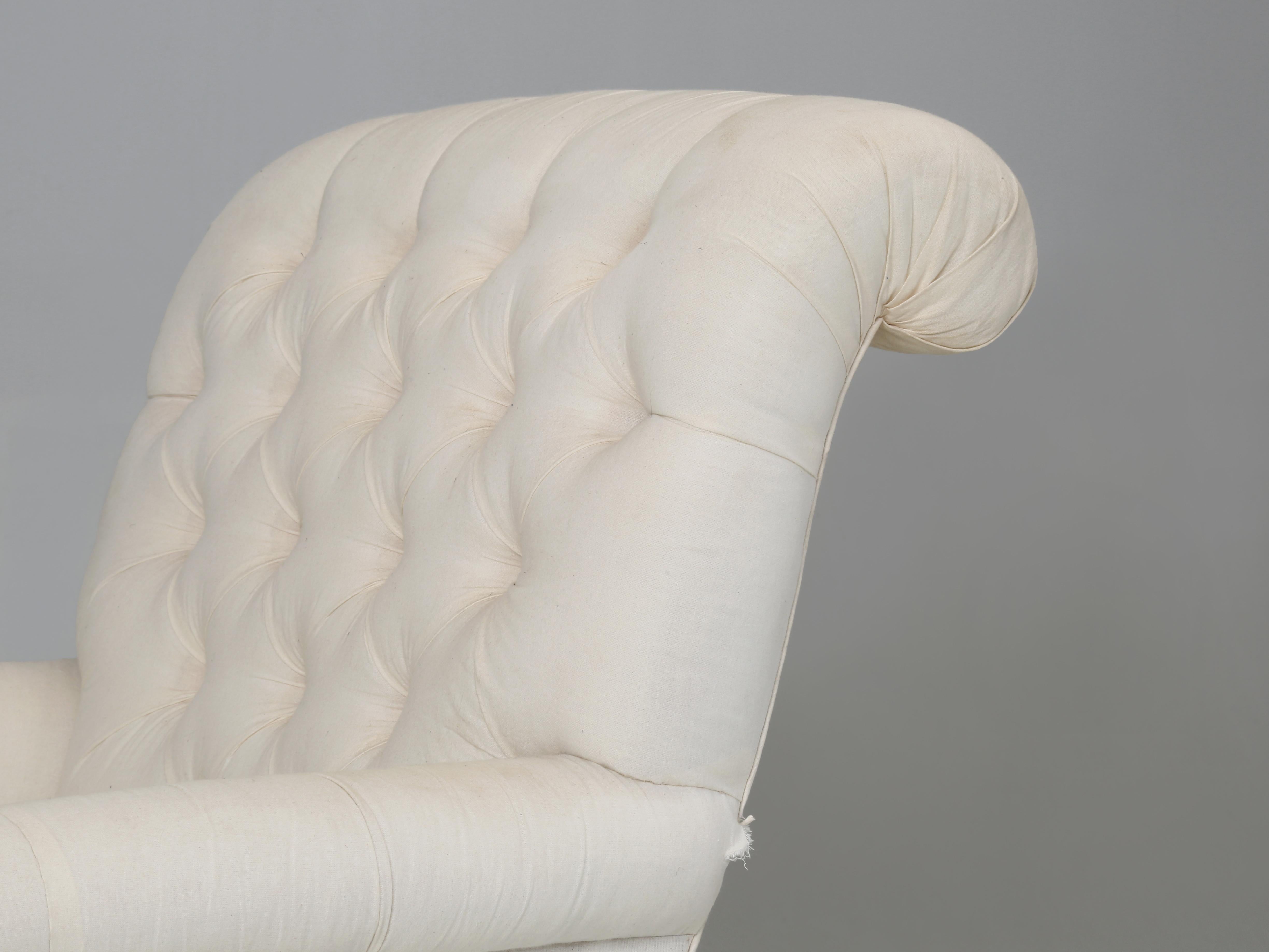 Antique French Chaise Tufted Upholstery Currently in Muslin Ready for Upholstery For Sale 3