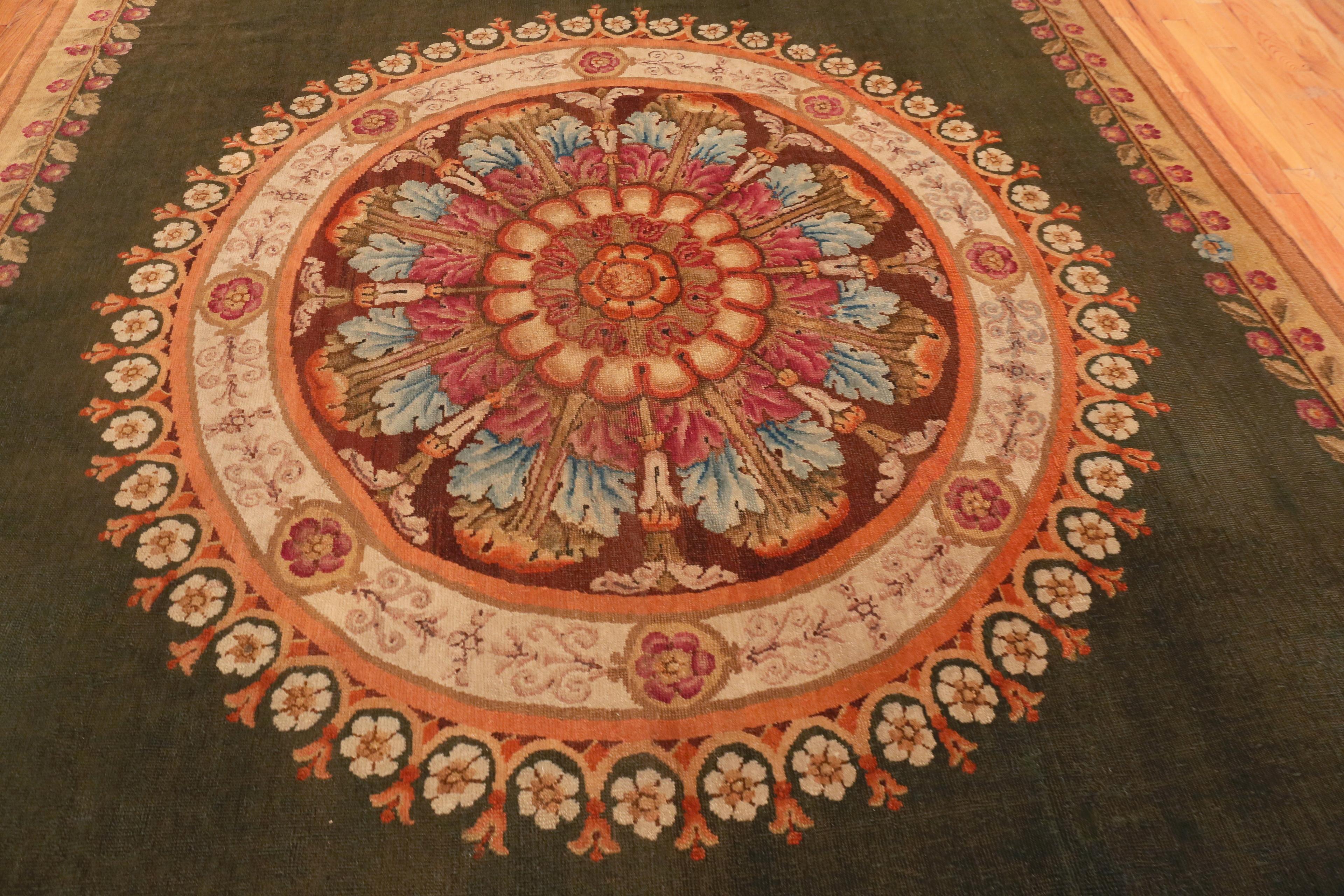 Antique French Charles X Savonnerie Rug. 10 ft 5 in x 14 ft 1 in For Sale 2
