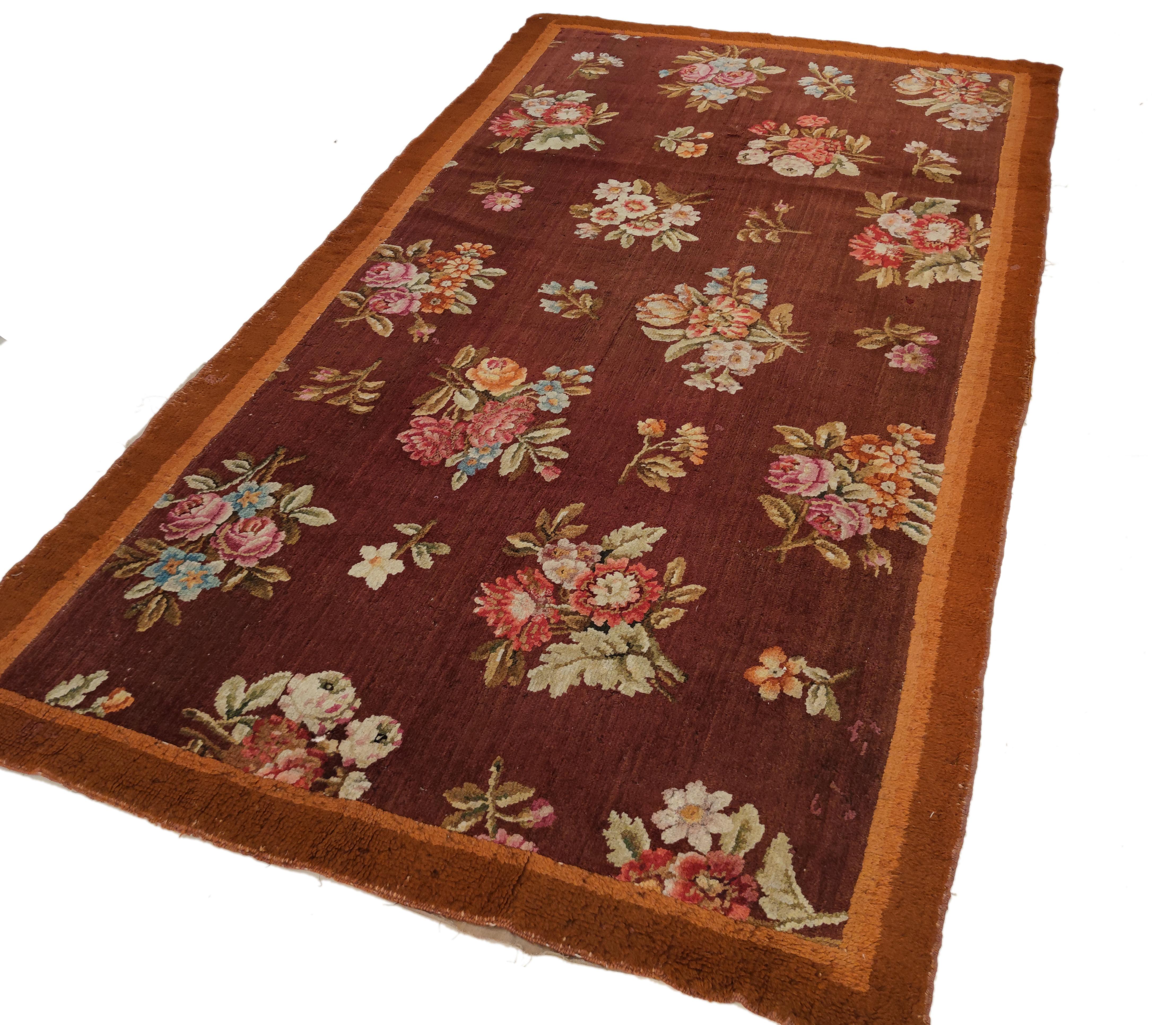 The prestigious Savonnerie rugs woven at Aubusson have always been synonymous of antique French textile art. These find their best expression in the age of Napoleon, the First Empire, where he organized a system of supervision and unification of the