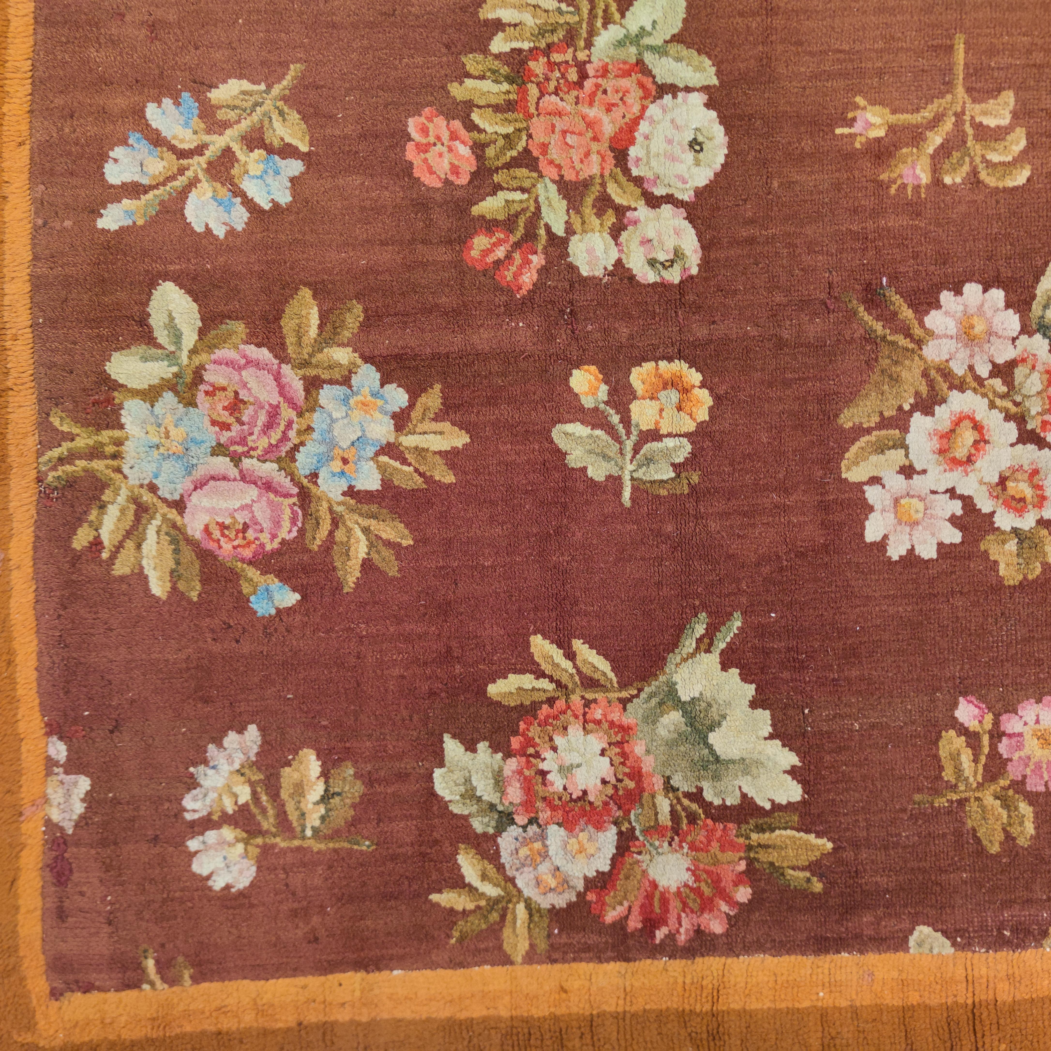 Antique French Charles X Savonnerie Rug with Botanical Design, Circa 1820 In Good Condition For Sale In Milan, IT