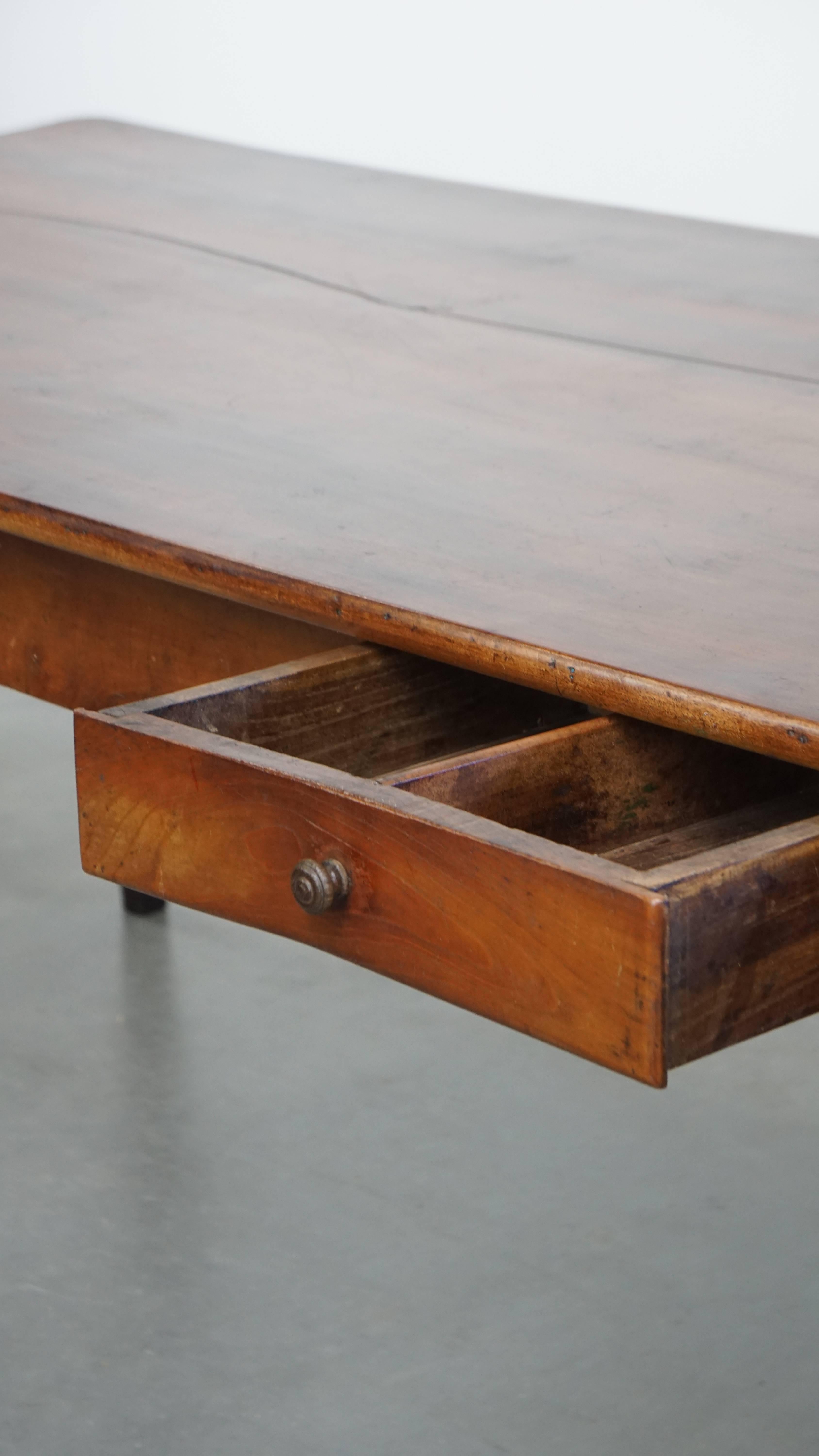 Table de salle à manger ancienne en bois de cerisier français avec un grand plateau extensible en vente 6