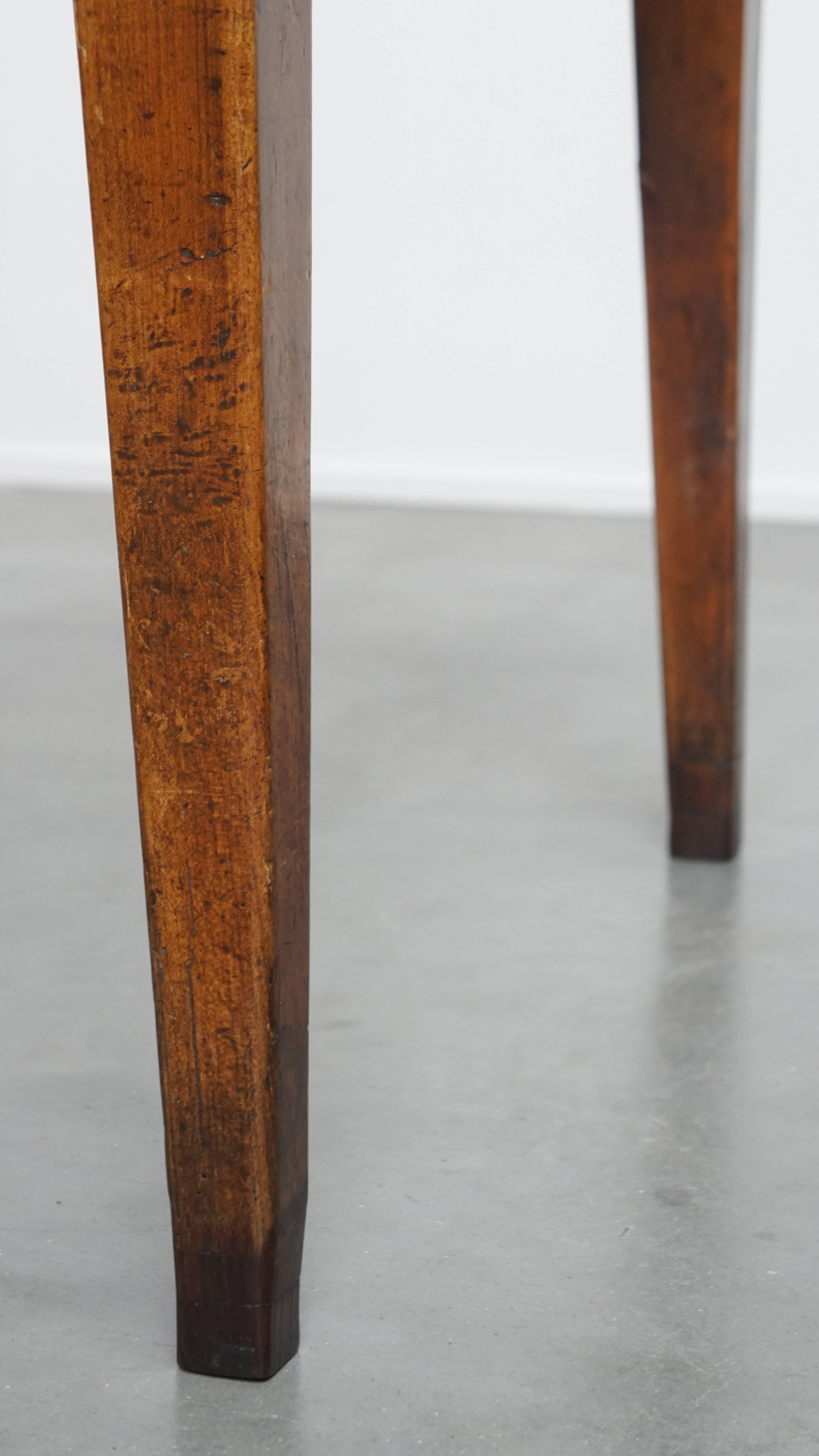 Table de salle à manger ancienne en bois de cerisier français avec un grand plateau extensible en vente 7