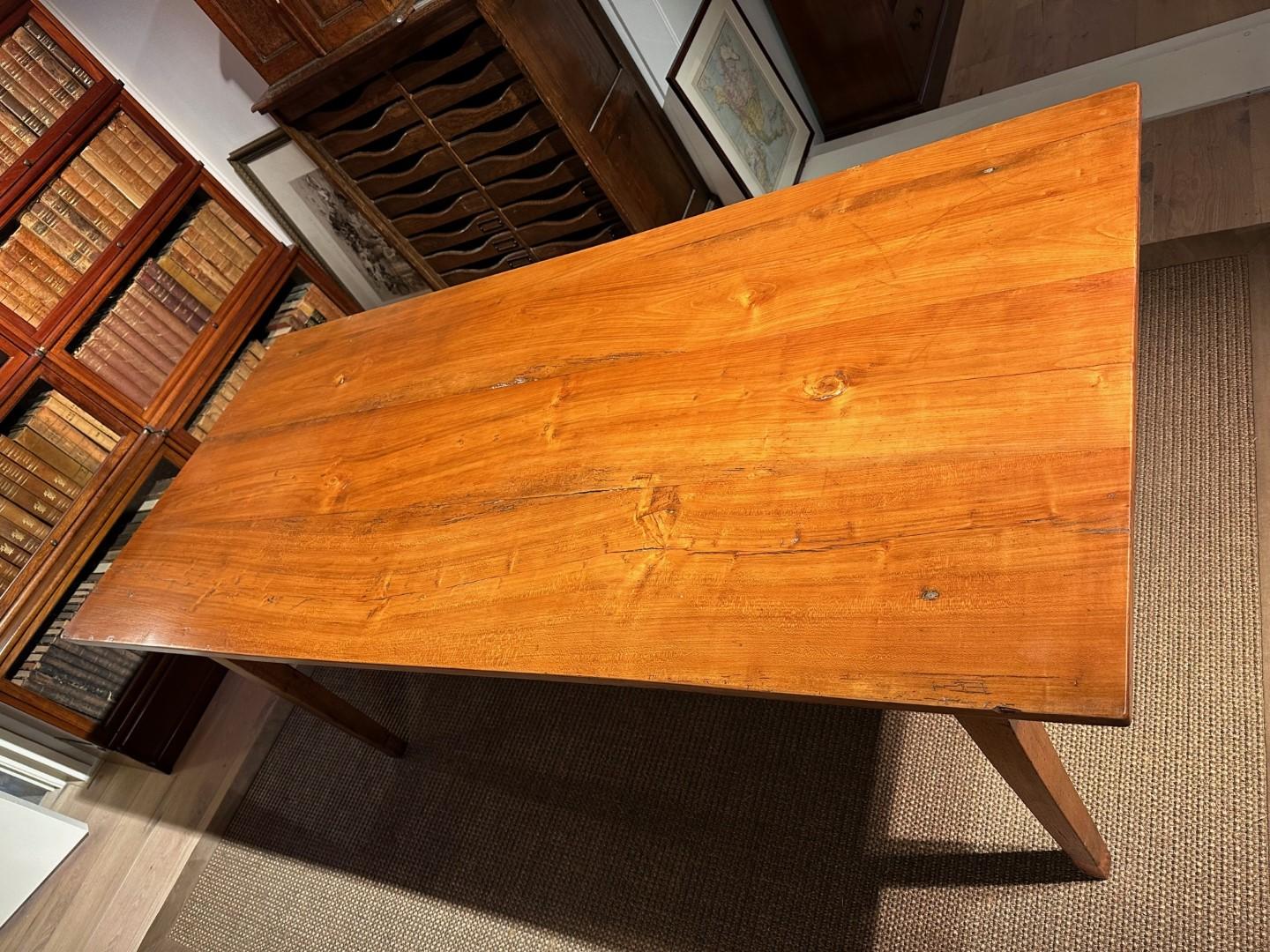 Antique French cherry wood dining room table in very good condition. With 1 drawer and pull-out leaf at the end.
Beautiful weathered cherry wood table with warm color.

Origin: France
Period: 2nd half of the 19th century
Size: 190cm x 85cm x h. 76cm