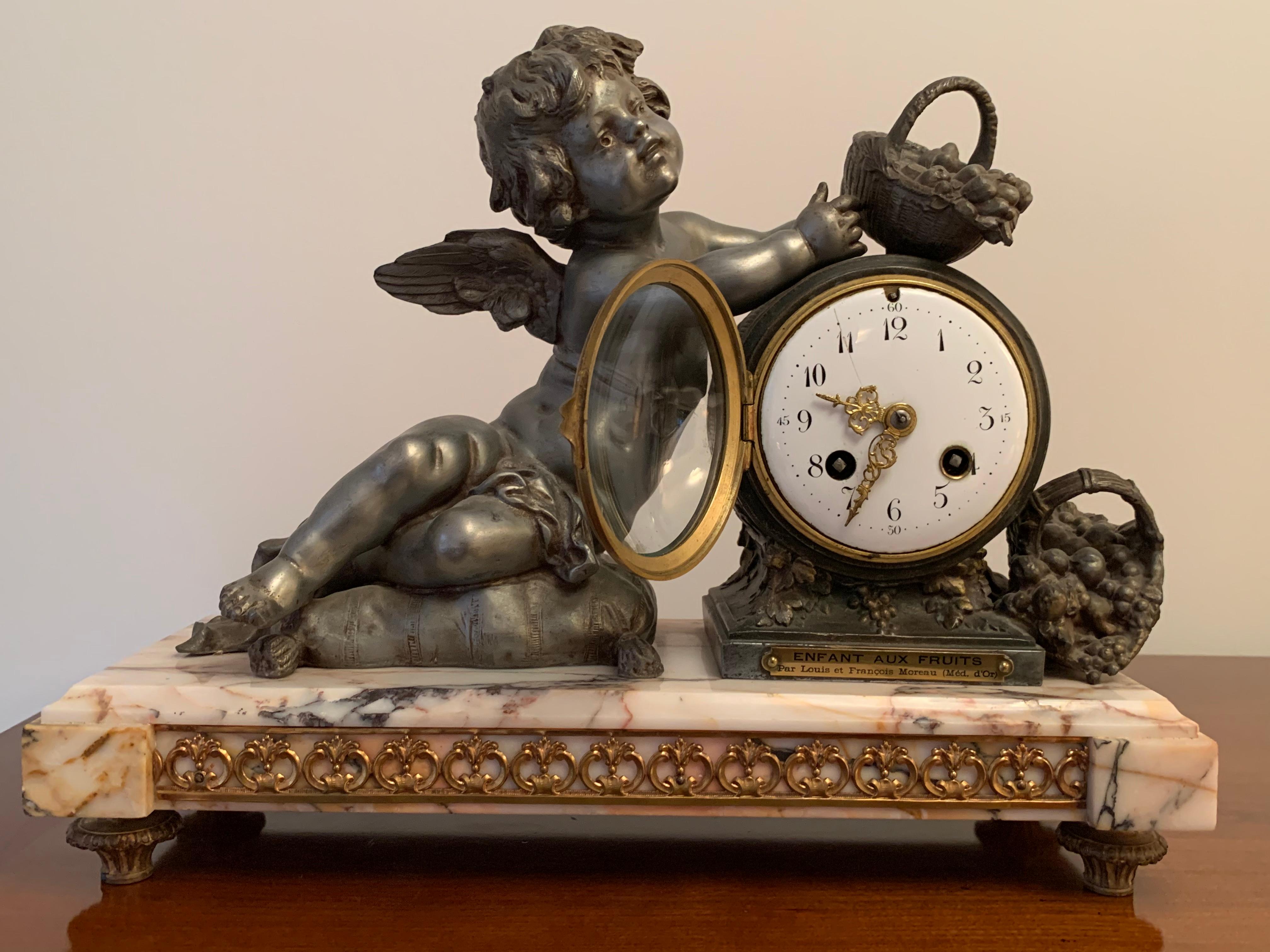 Antique French Cherub Mantel Clock By Francois Moreau In Good Condition For Sale In Ongar, GB